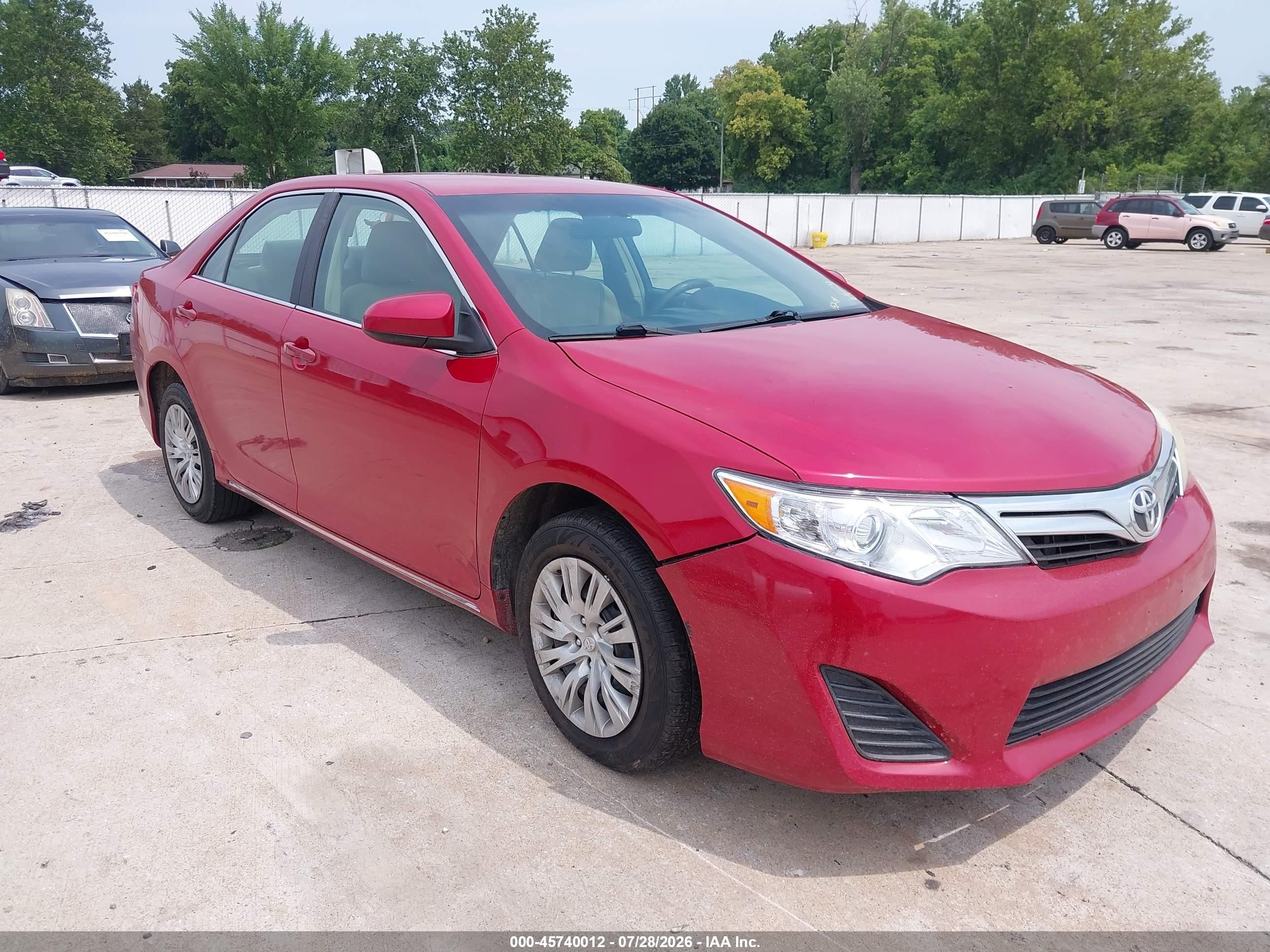 2013 Toyota Camry Le Red vin: 4T1BF1FK0DU654688