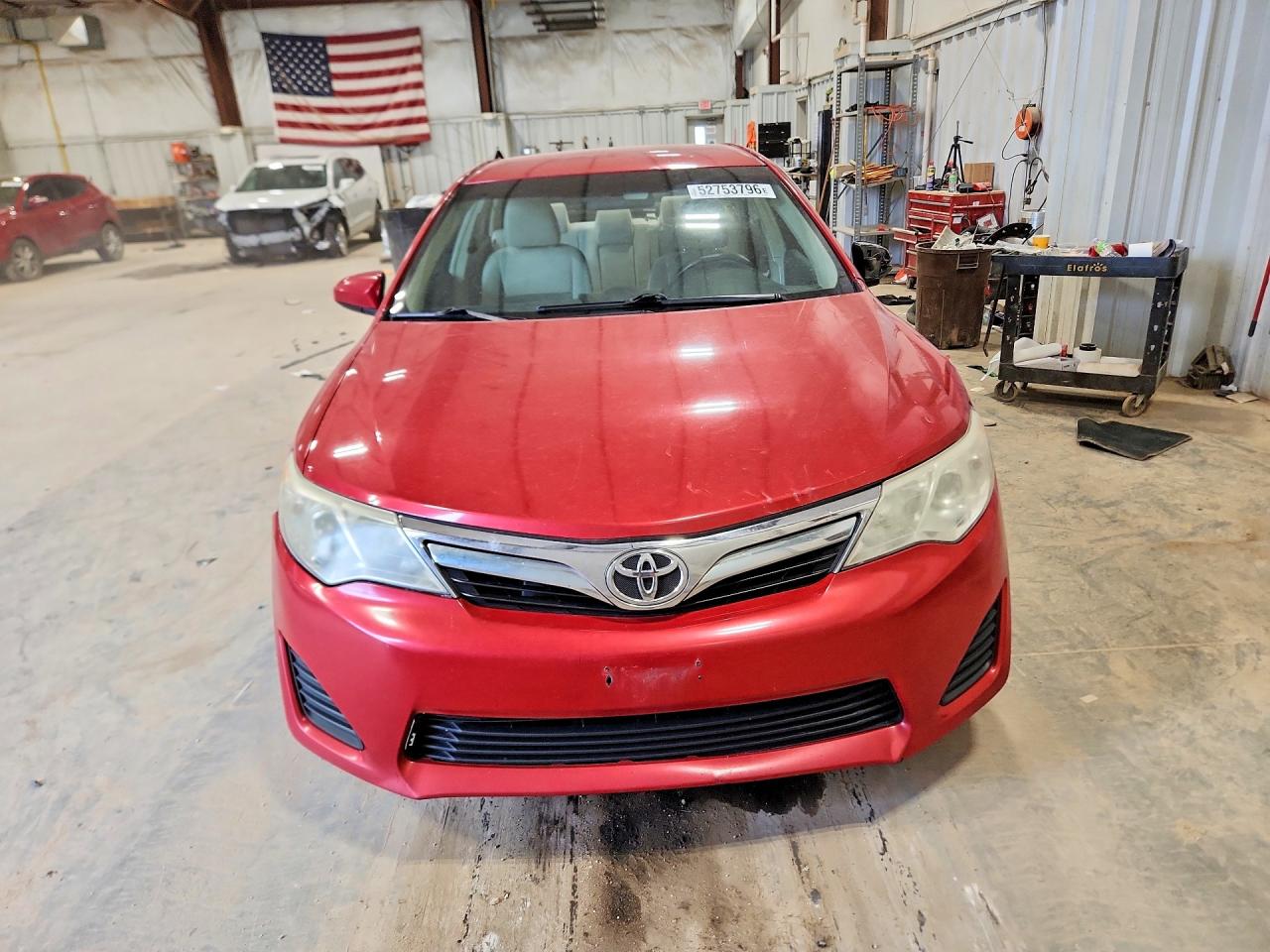 2013 Toyota Camry Le Red vin: 4T1BF1FK0DU668624