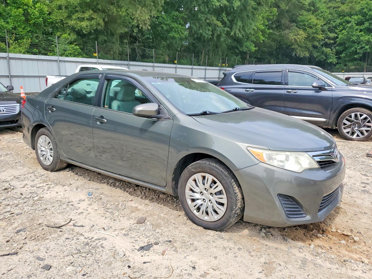 2013 Toyota Camry Le Green vin: 4T1BF1FK0DU684256