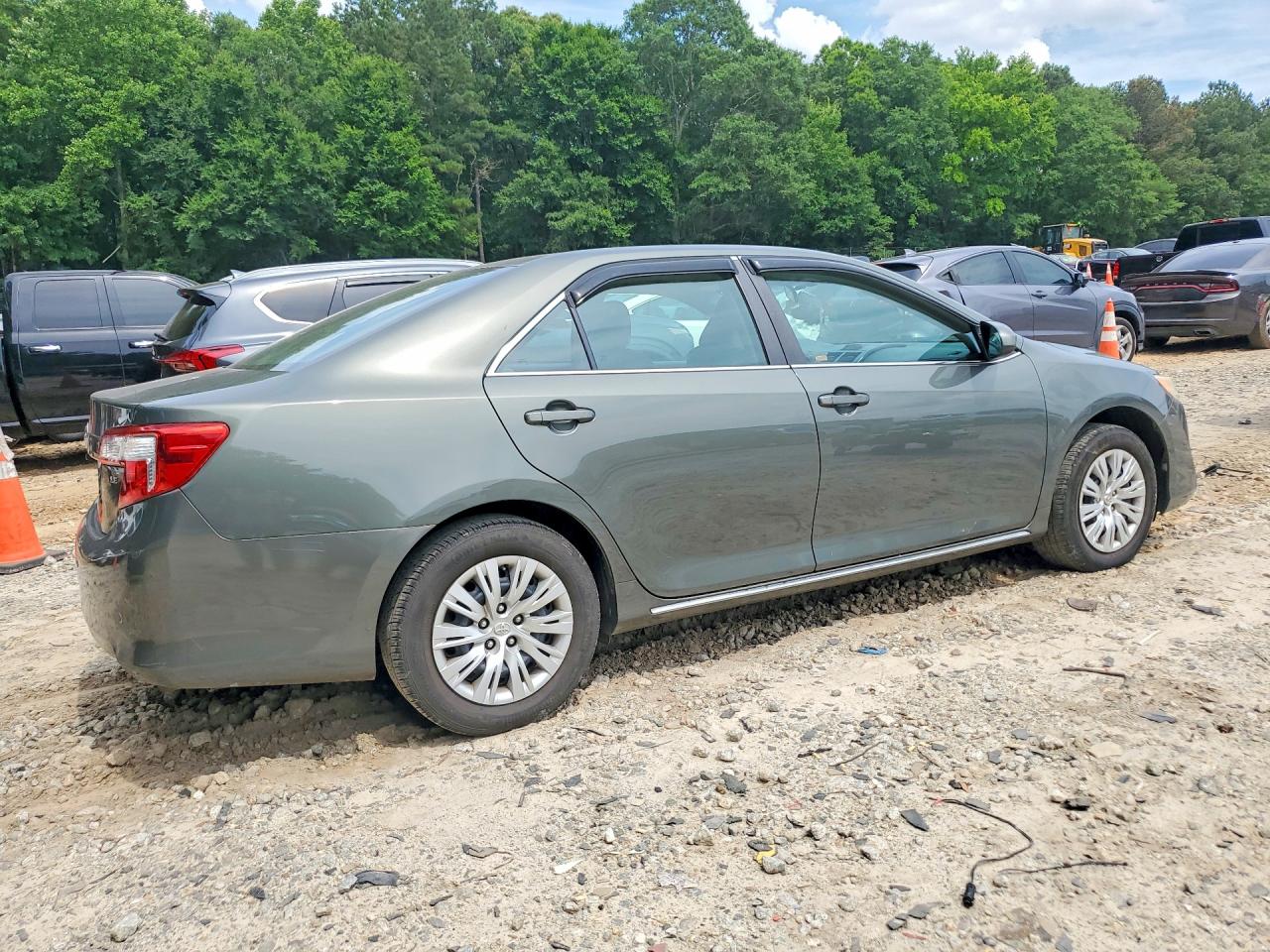 2013 Toyota Camry Le Green vin: 4T1BF1FK0DU684256