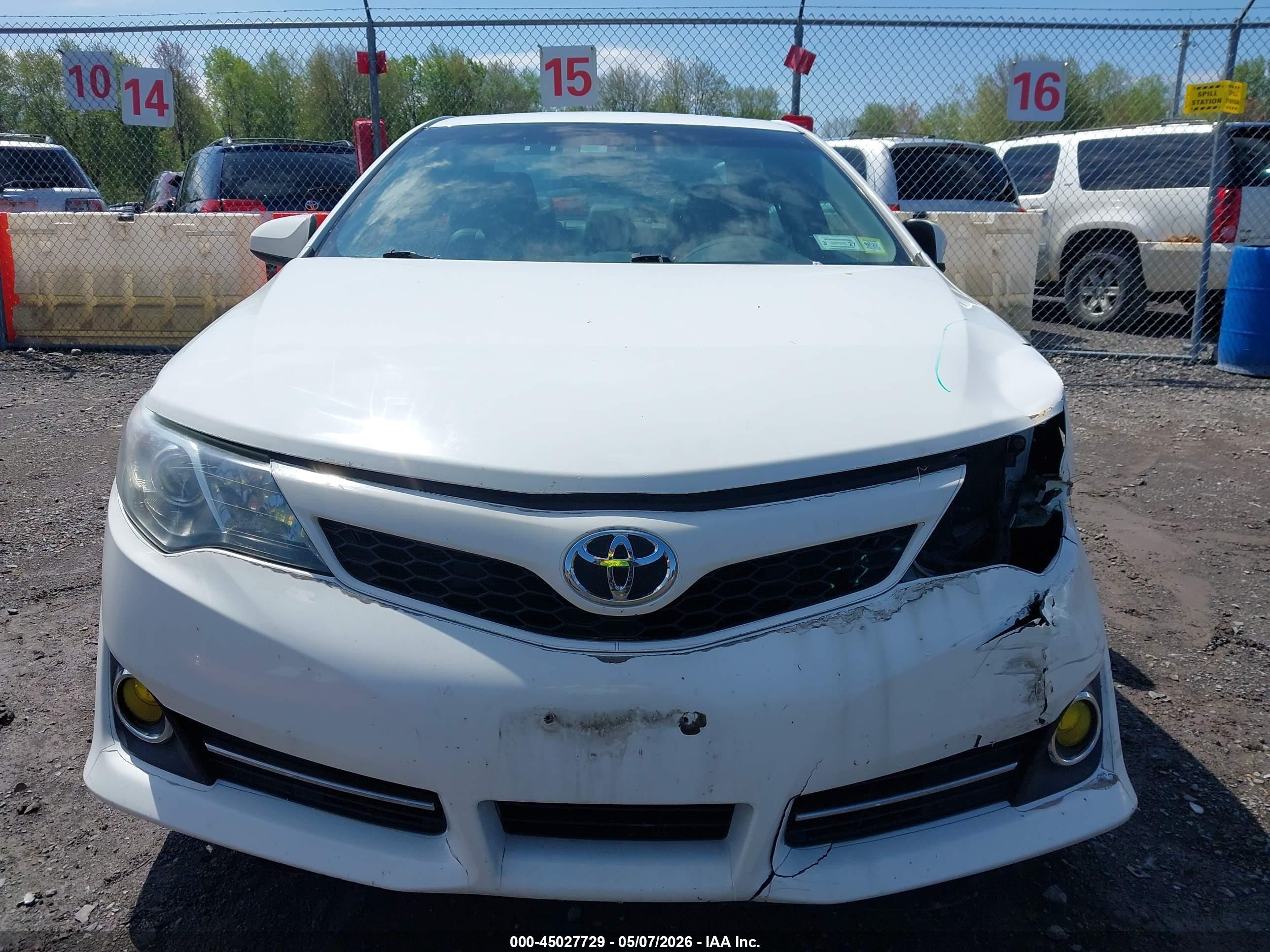 2013 Toyota Camry Se White vin: 4T1BF1FK0DU686010
