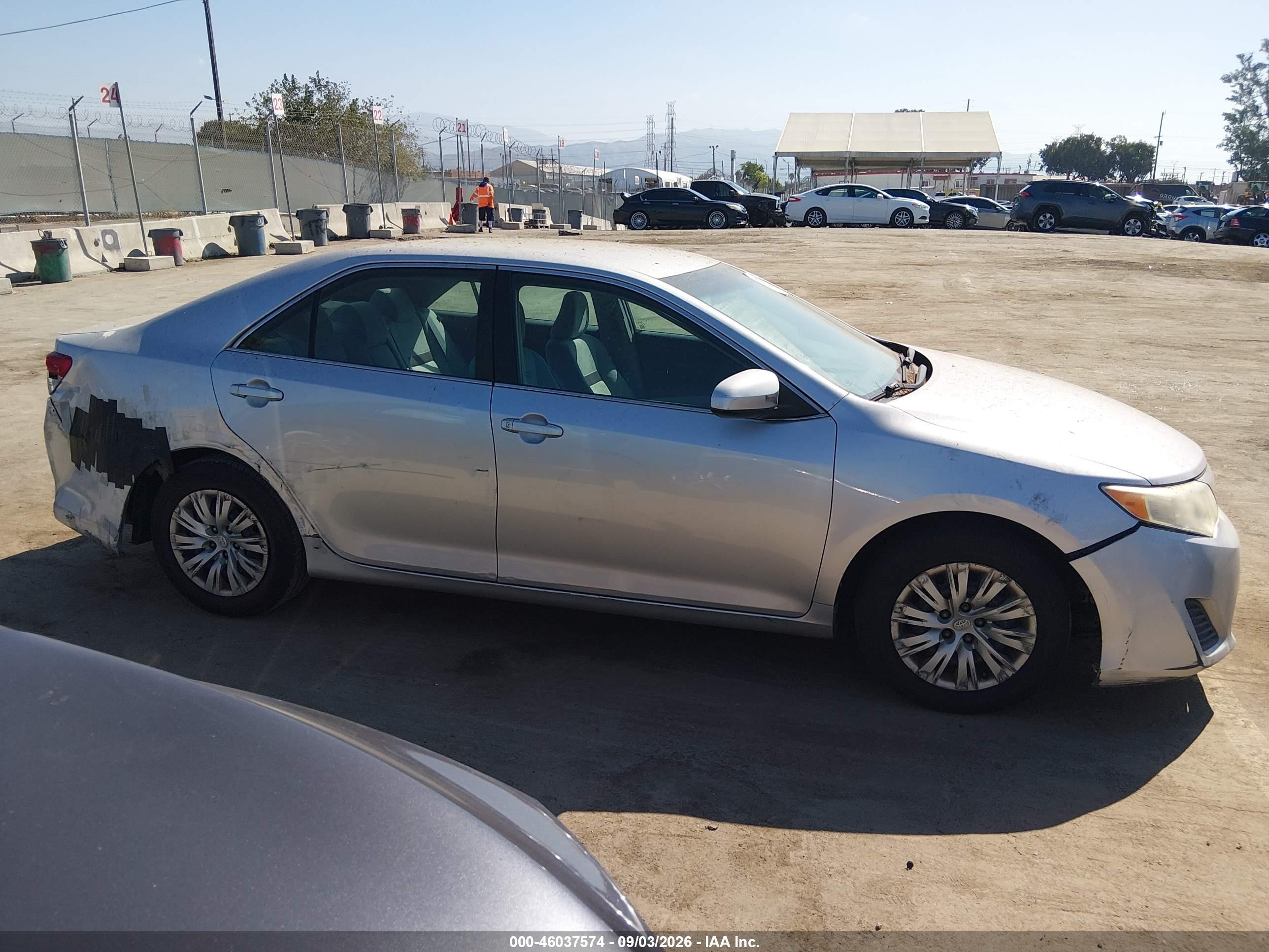 2013 Toyota Camry L Silver vin: 4T1BF1FK0DU702044