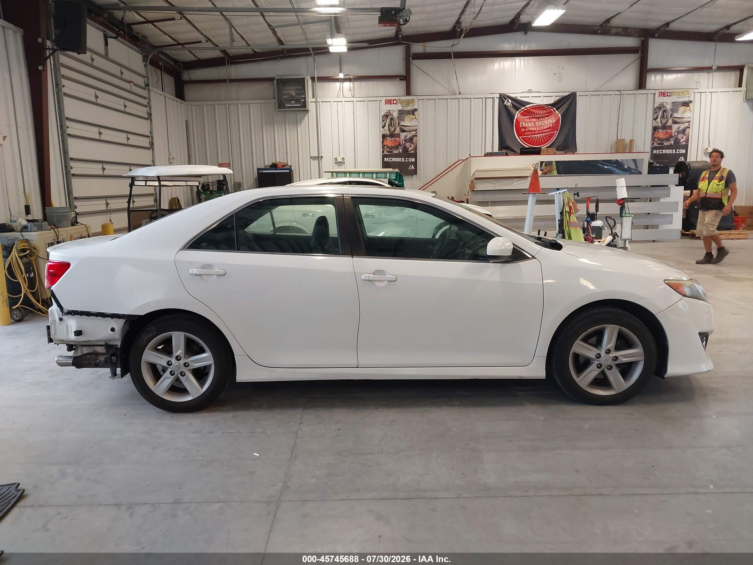 2013 Toyota Camry Se White vin: 4T1BF1FK0DU708037