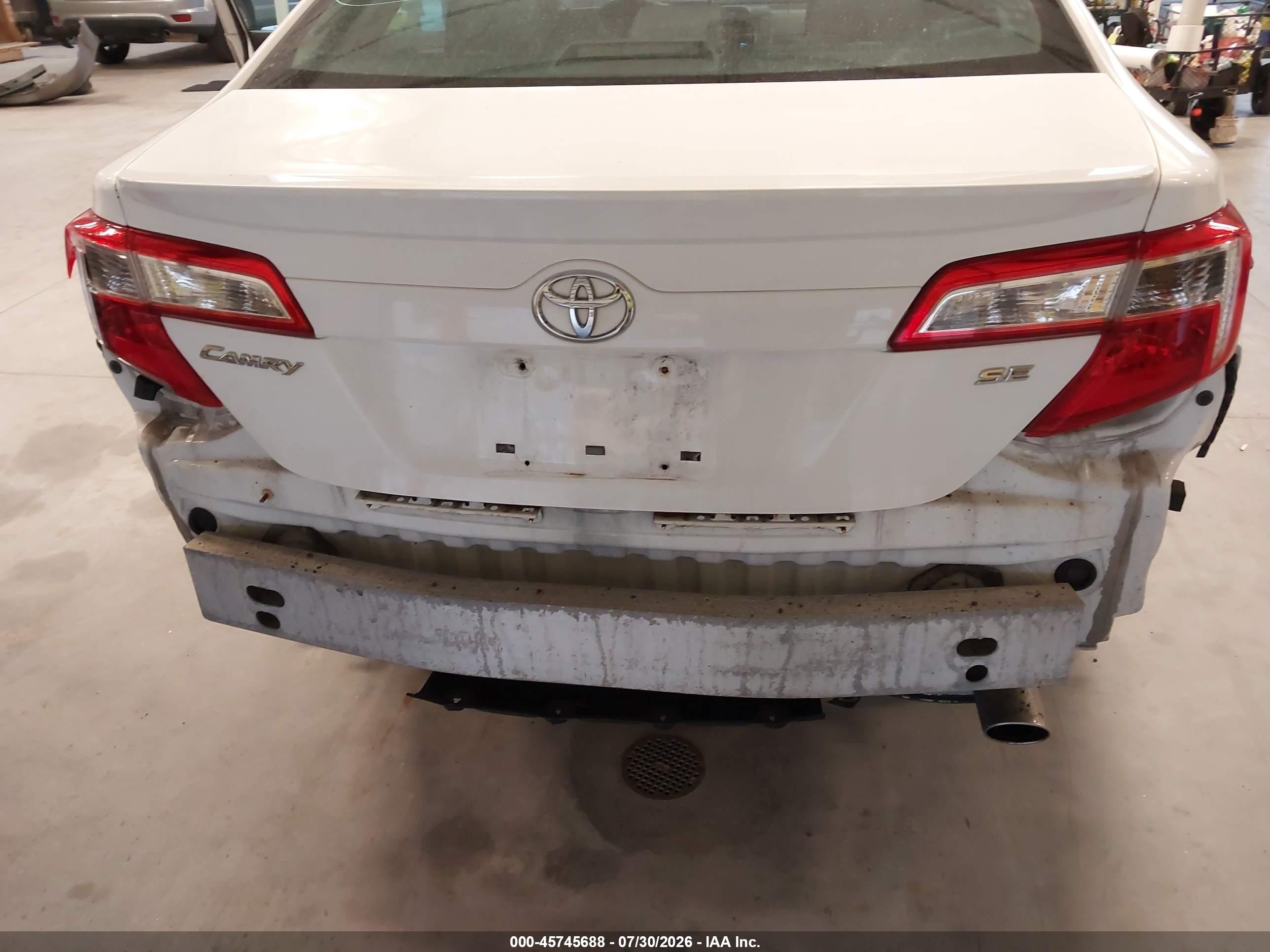 2013 Toyota Camry Se White vin: 4T1BF1FK0DU708037