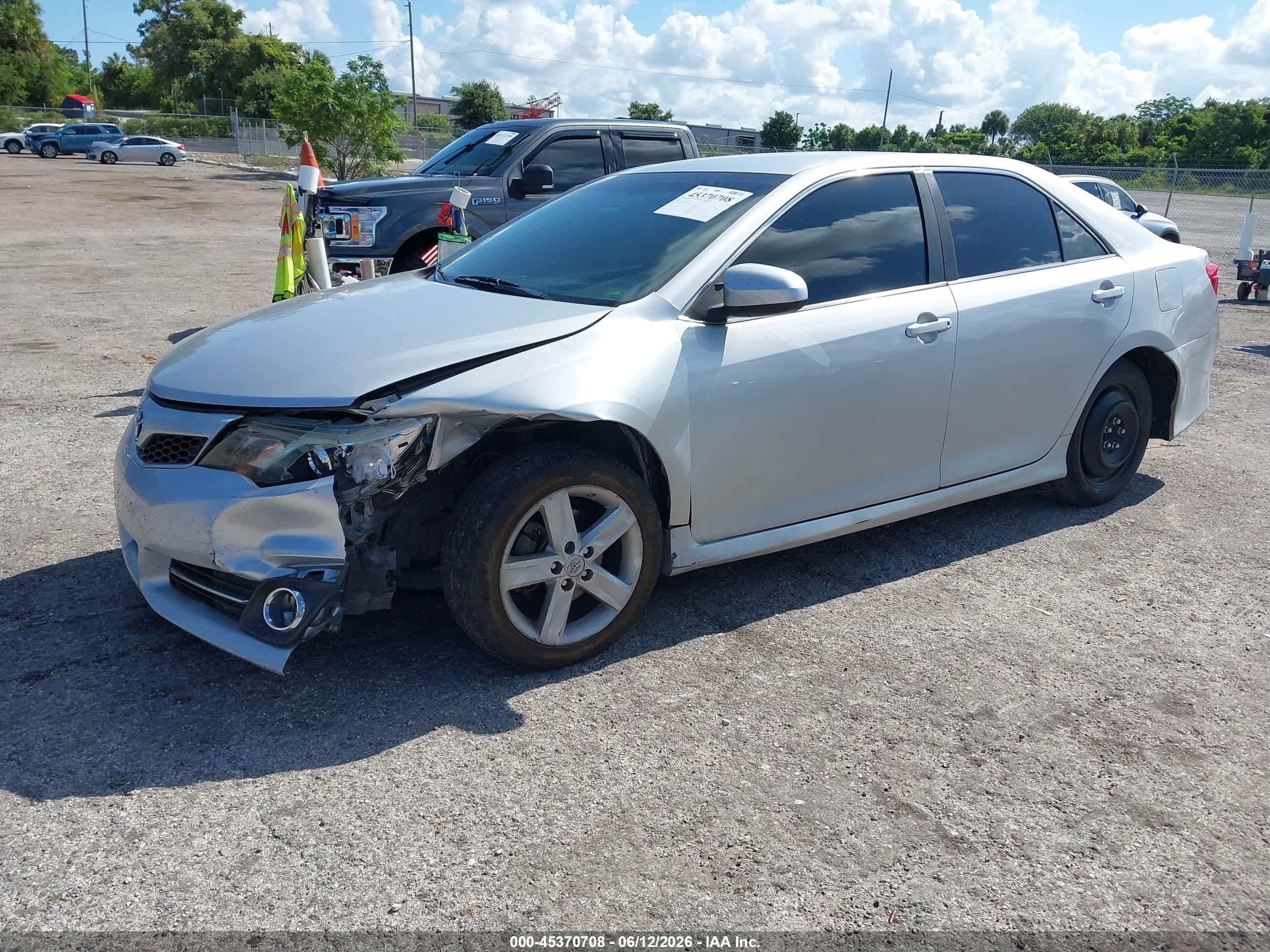 2014 Toyota Camry Se Серебряный vin: 4T1BF1FK0EU311932