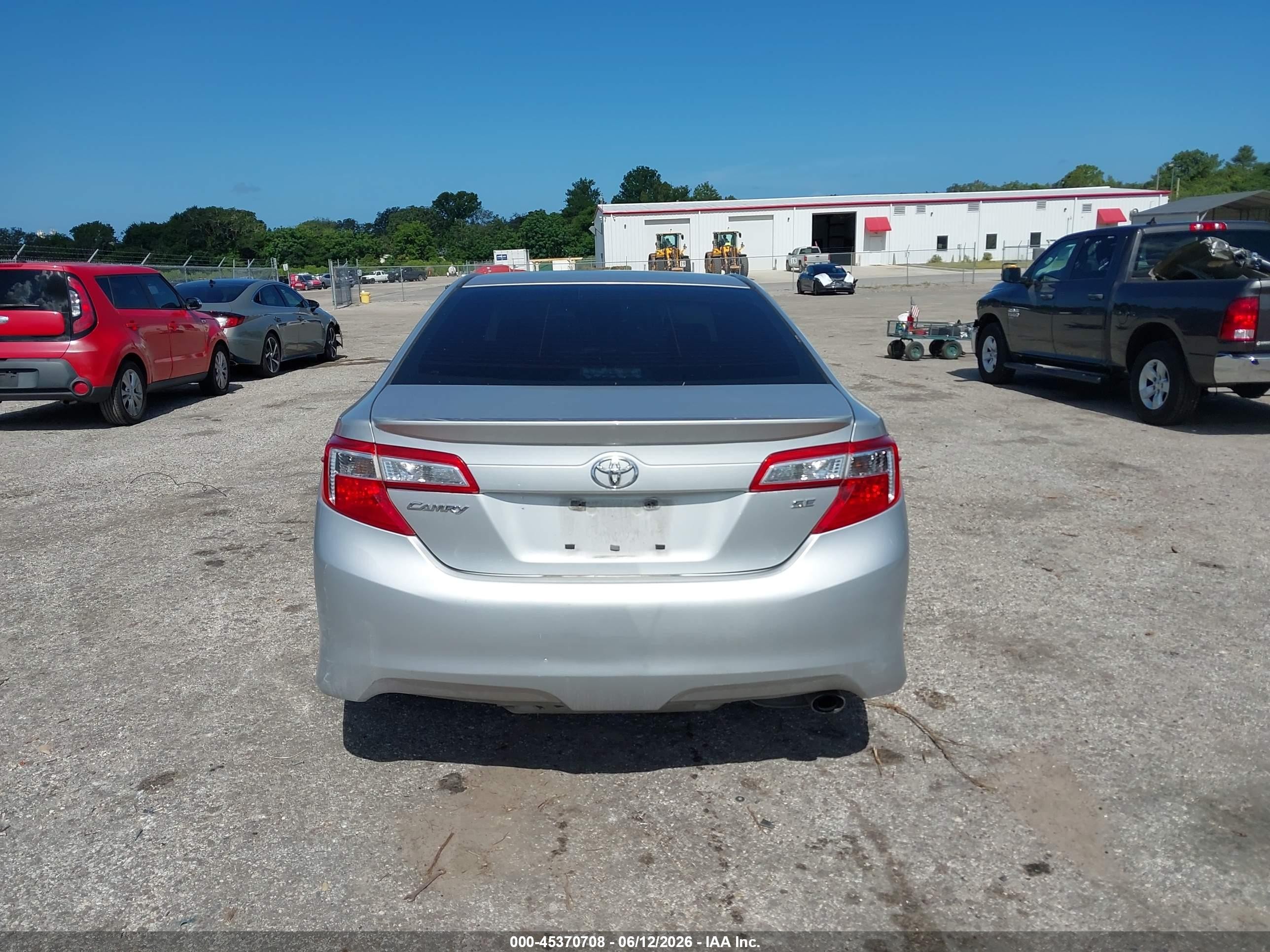 2014 Toyota Camry Se Серебряный vin: 4T1BF1FK0EU311932