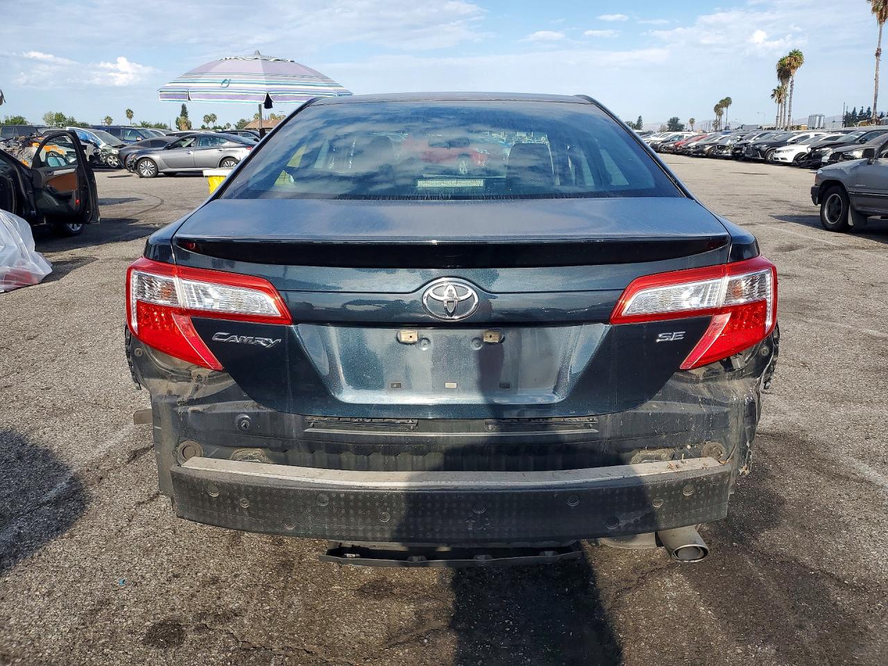 2014 Toyota Camry Se Blue vin: 4T1BF1FK0EU320839