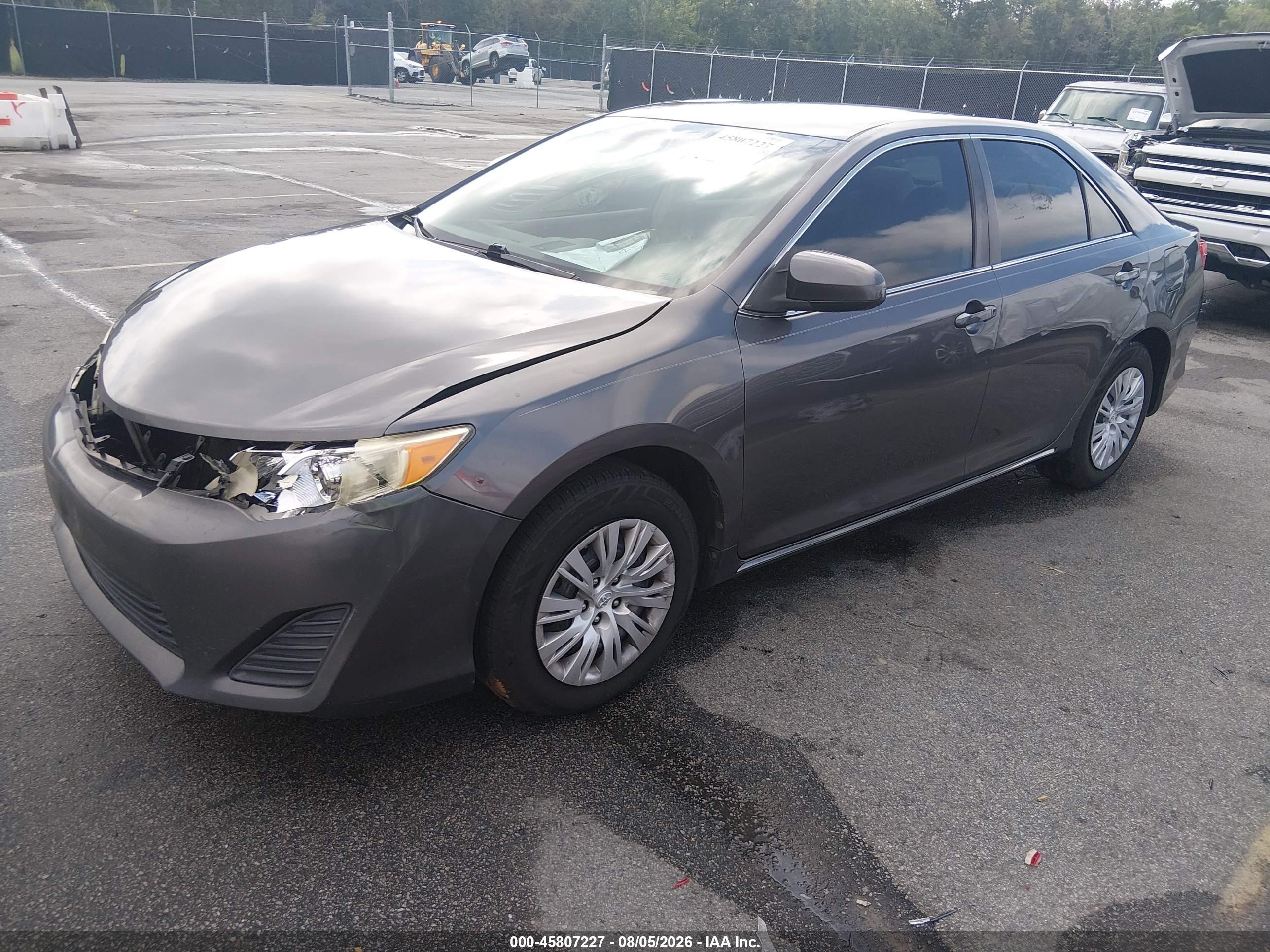 2014 Toyota Camry Le Gray vin: 4T1BF1FK0EU321571