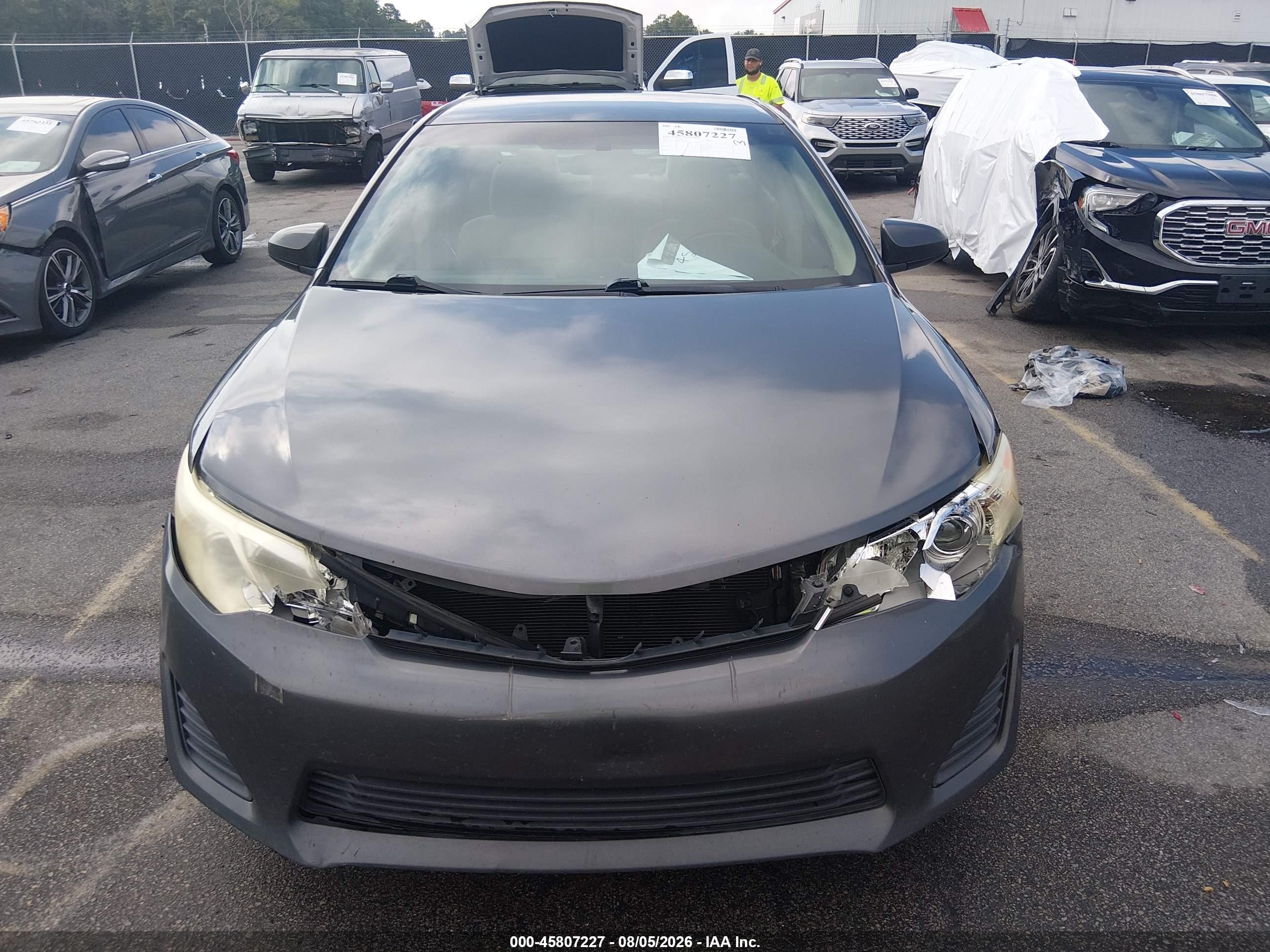 2014 Toyota Camry Le Gray vin: 4T1BF1FK0EU321571