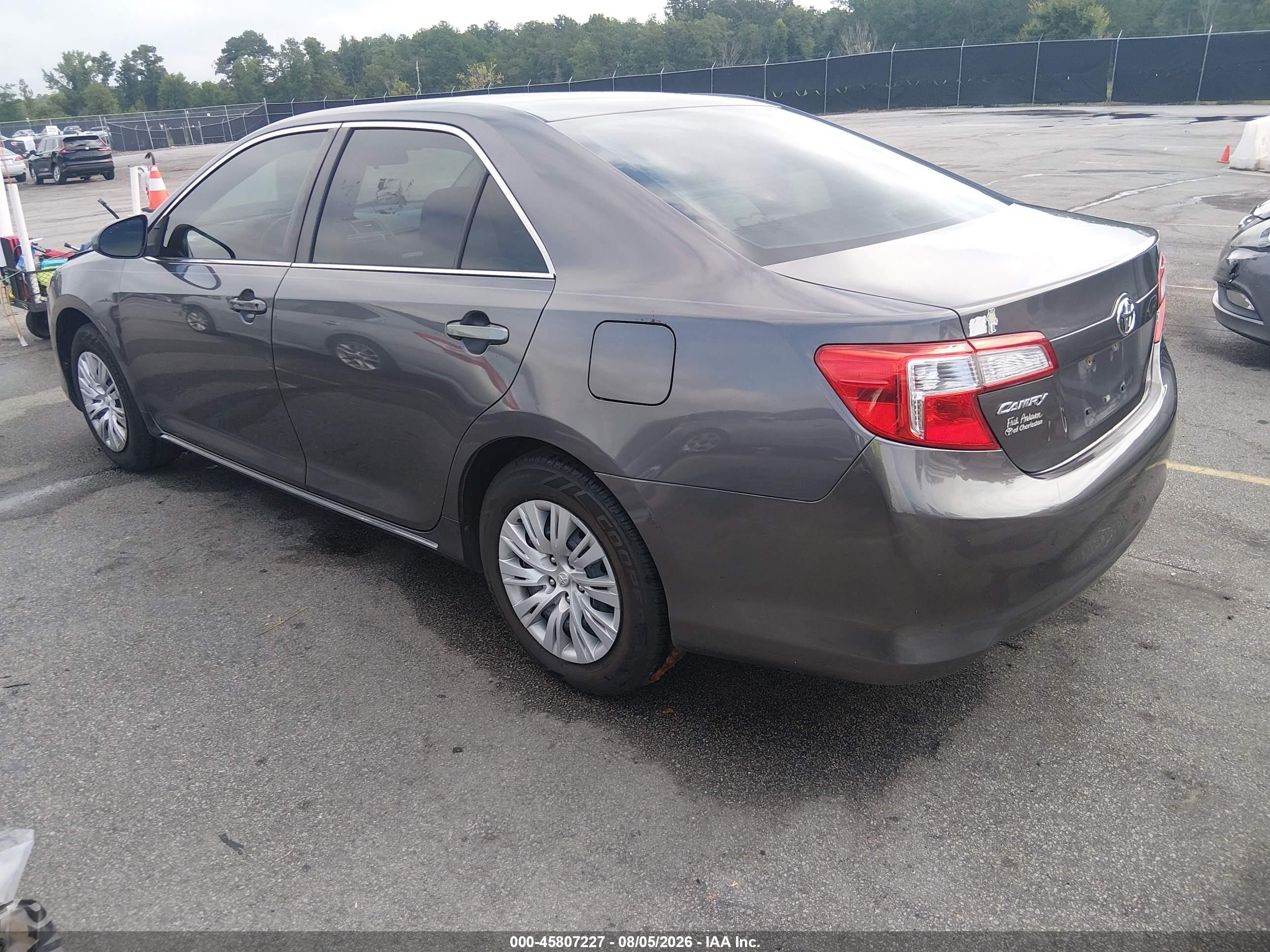 2014 Toyota Camry Le Gray vin: 4T1BF1FK0EU321571