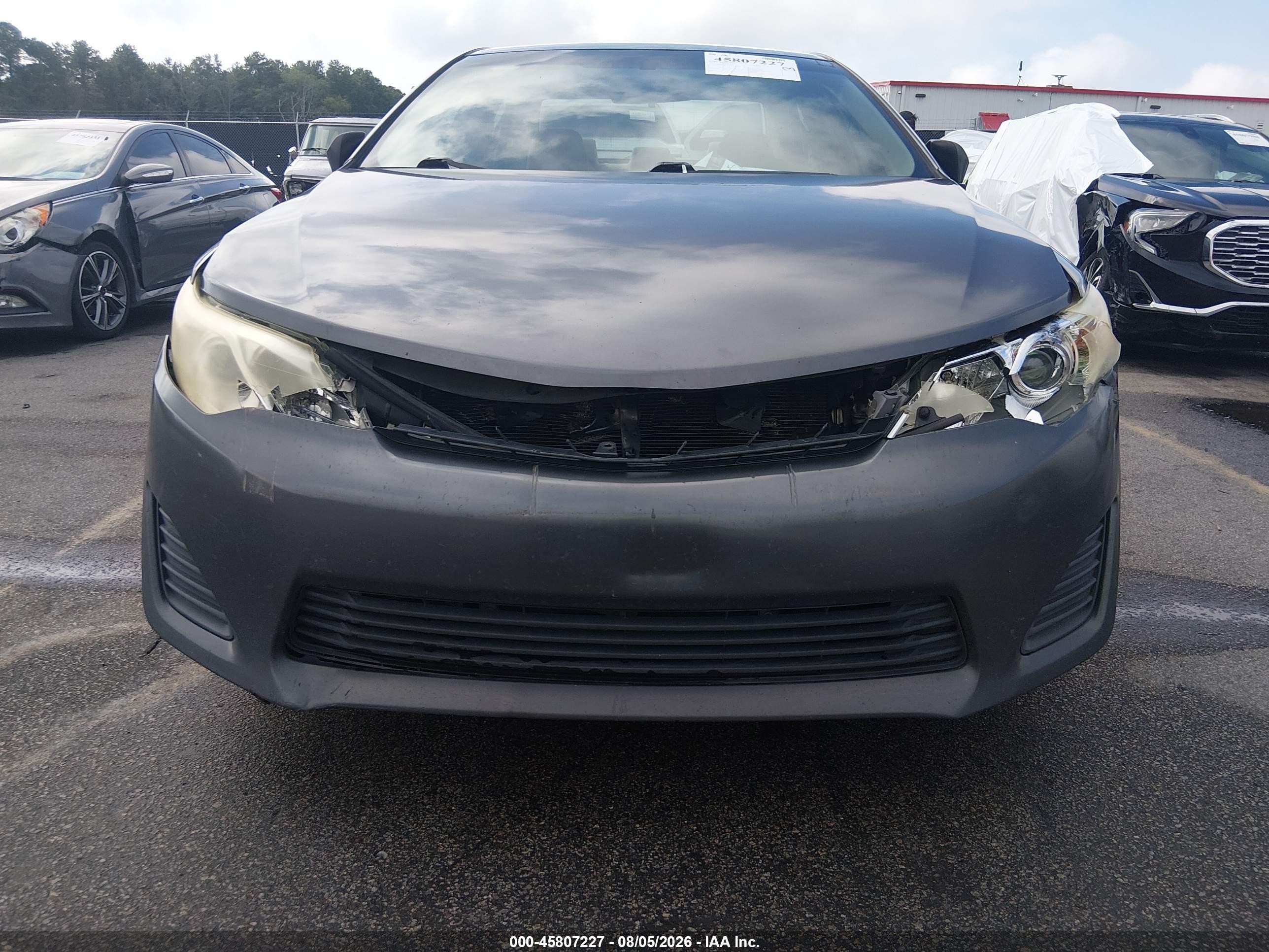 2014 Toyota Camry Le Gray vin: 4T1BF1FK0EU321571