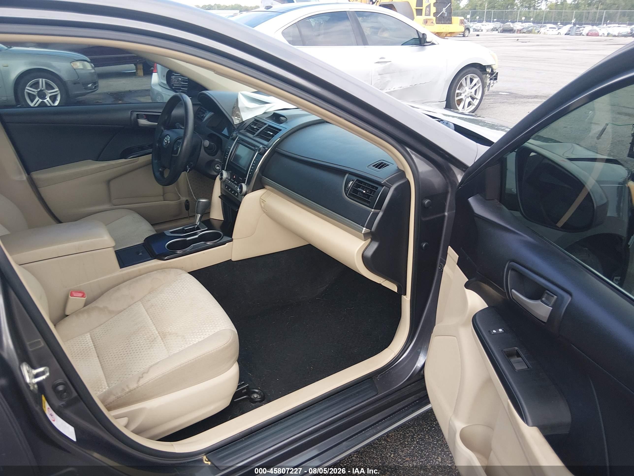 2014 Toyota Camry Le Gray vin: 4T1BF1FK0EU321571