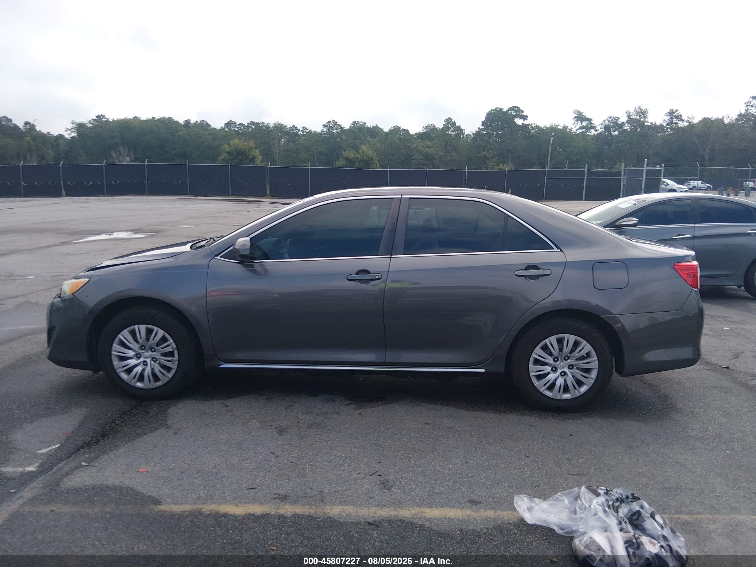 2014 Toyota Camry Le Gray vin: 4T1BF1FK0EU321571