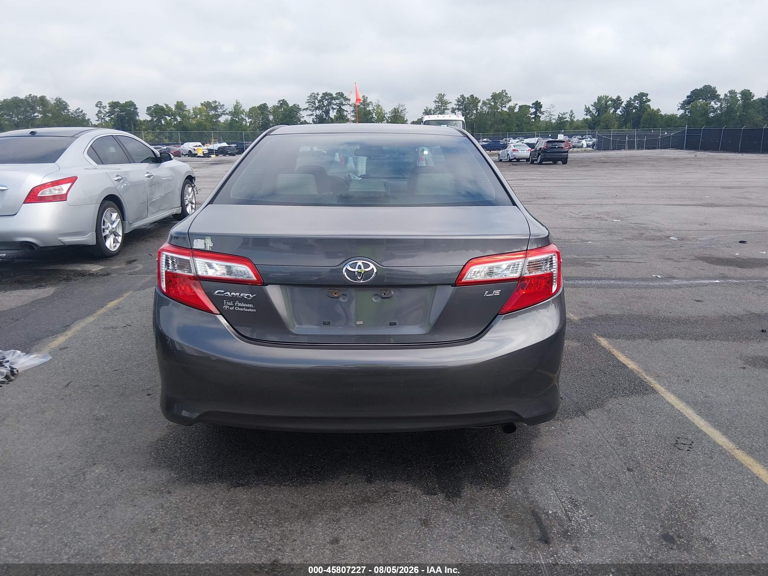 2014 Toyota Camry Le Gray vin: 4T1BF1FK0EU321571
