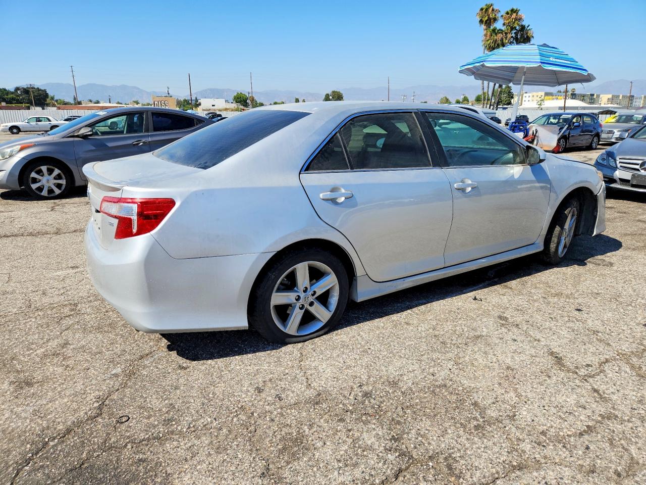 2014 Toyota Camry Silver vin: 4T1BF1FK0EU325426