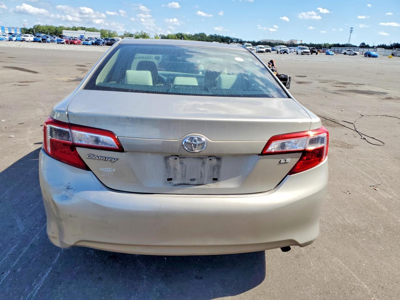 2014 Toyota Camry Le Gold vin: 4T1BF1FK0EU339665