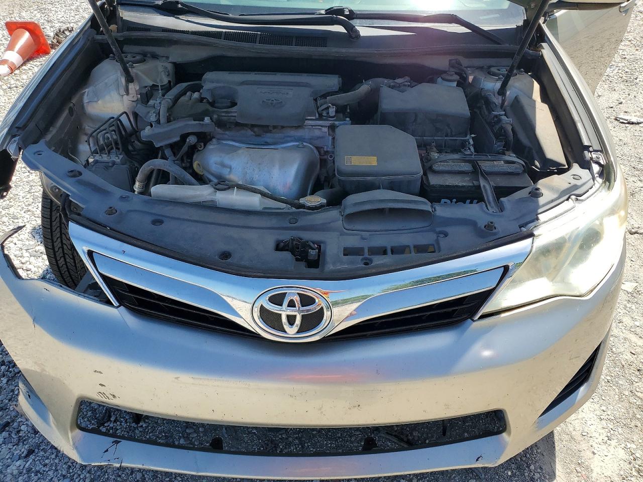2014 Toyota Camry Le Silver vin: 4T1BF1FK0EU354828