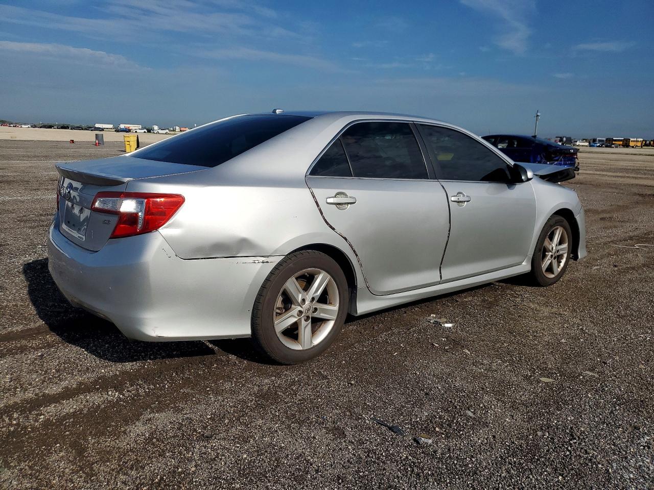 2014 Toyota Camry Se Silver vin: 4T1BF1FK0EU371970