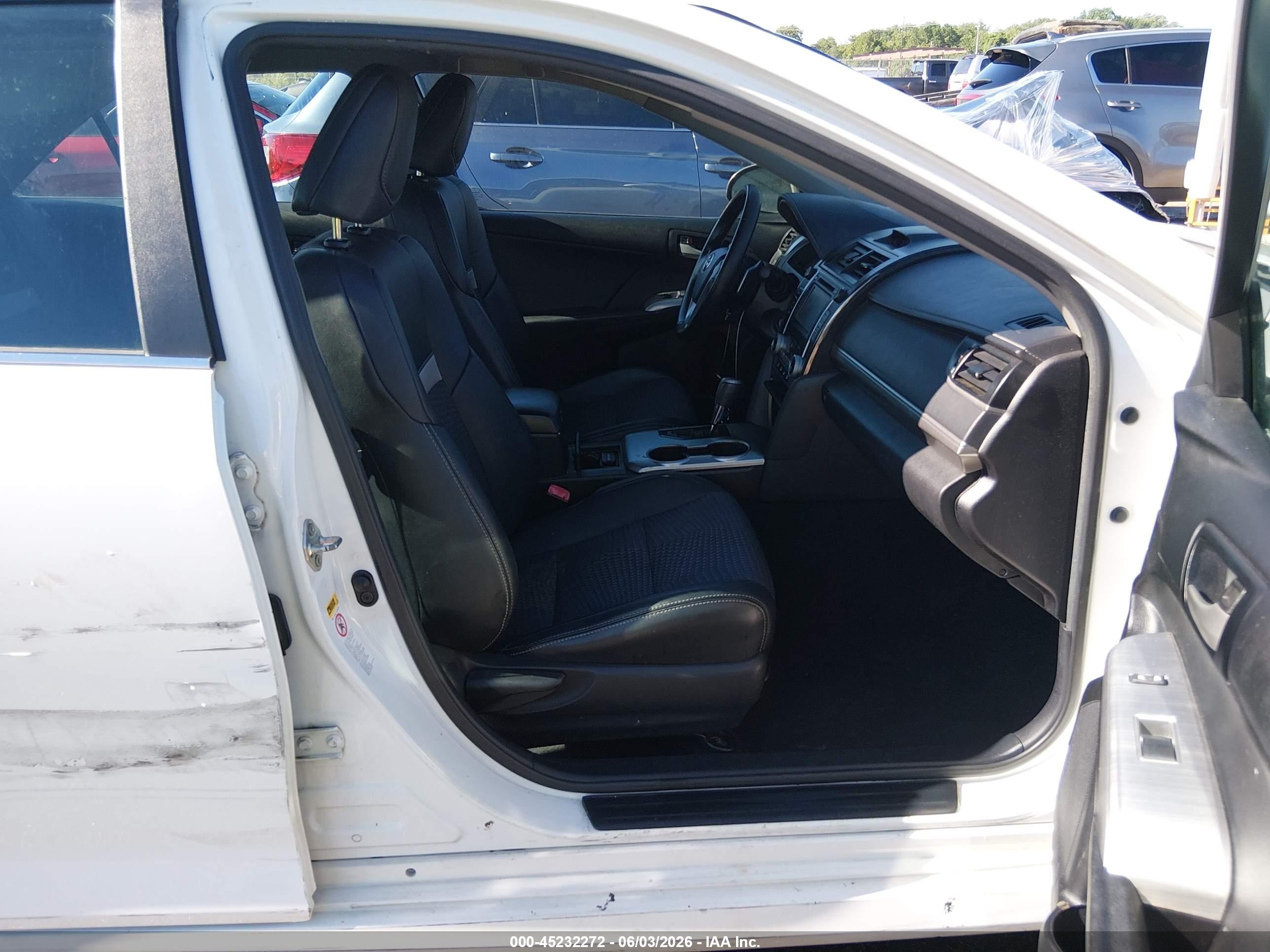 2014 Toyota Camry Se White vin: 4T1BF1FK0EU425431