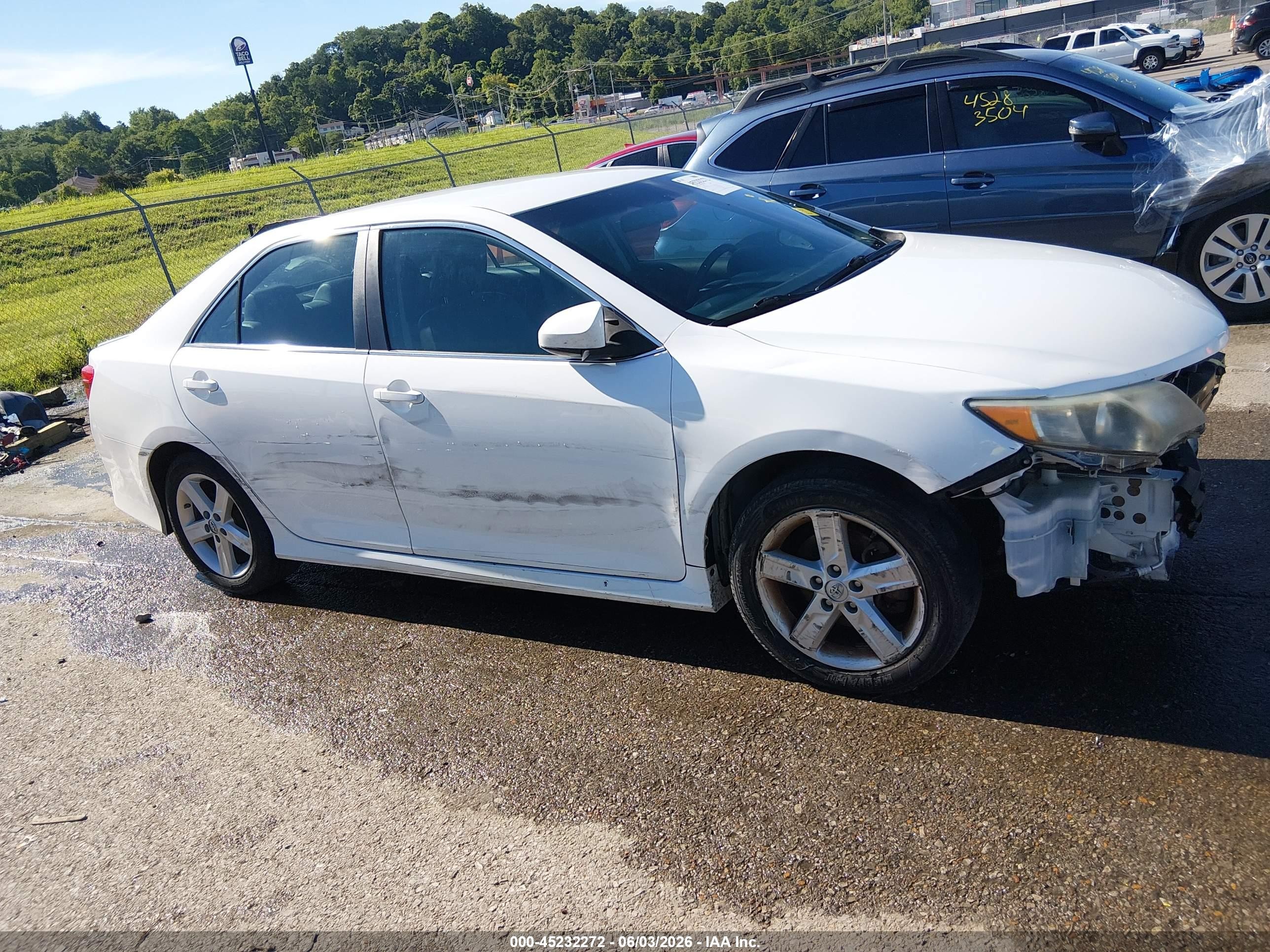 2014 Toyota Camry Se White vin: 4T1BF1FK0EU425431