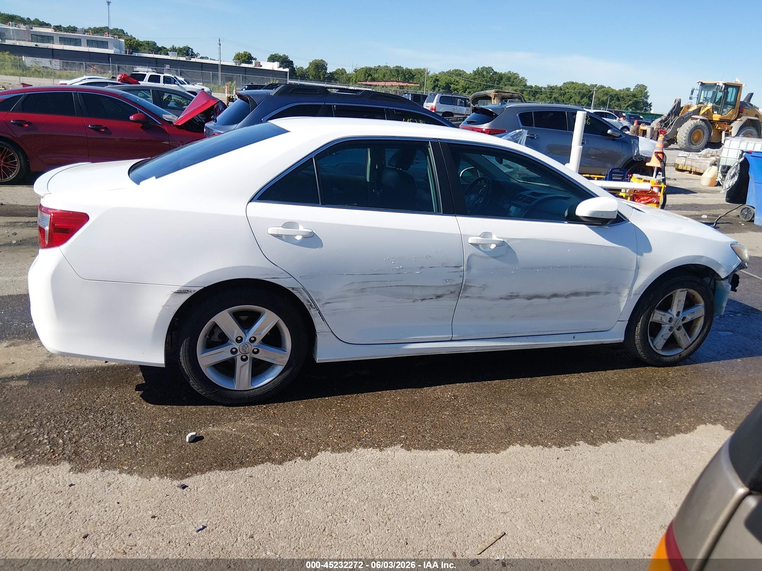 2014 Toyota Camry Se White vin: 4T1BF1FK0EU425431