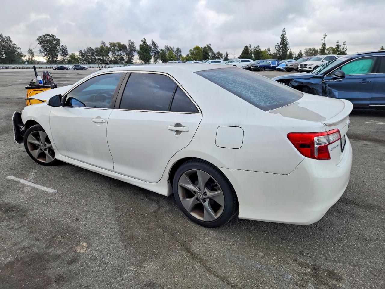 2014 Toyota Camry Se Sport White vin: 4T1BF1FK0EU434615