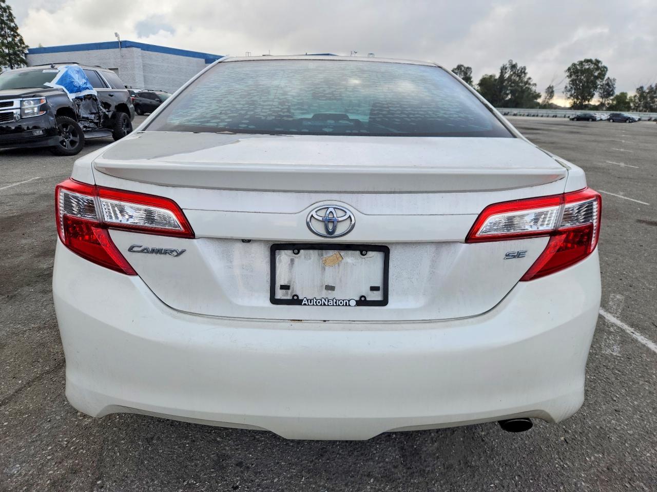 2014 Toyota Camry Se Sport White vin: 4T1BF1FK0EU434615