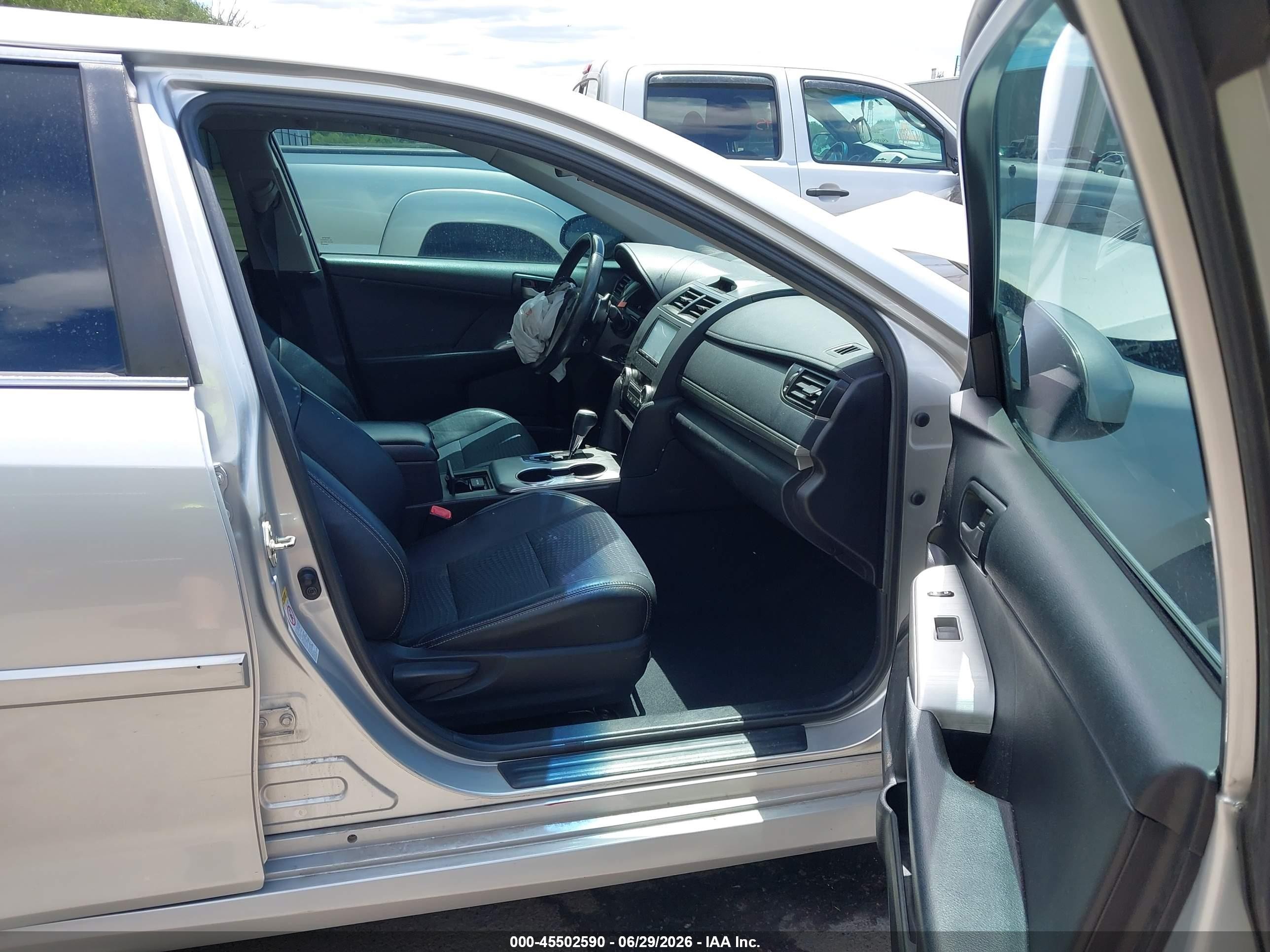 2014 Toyota Camry Se Silver vin: 4T1BF1FK0EU444741