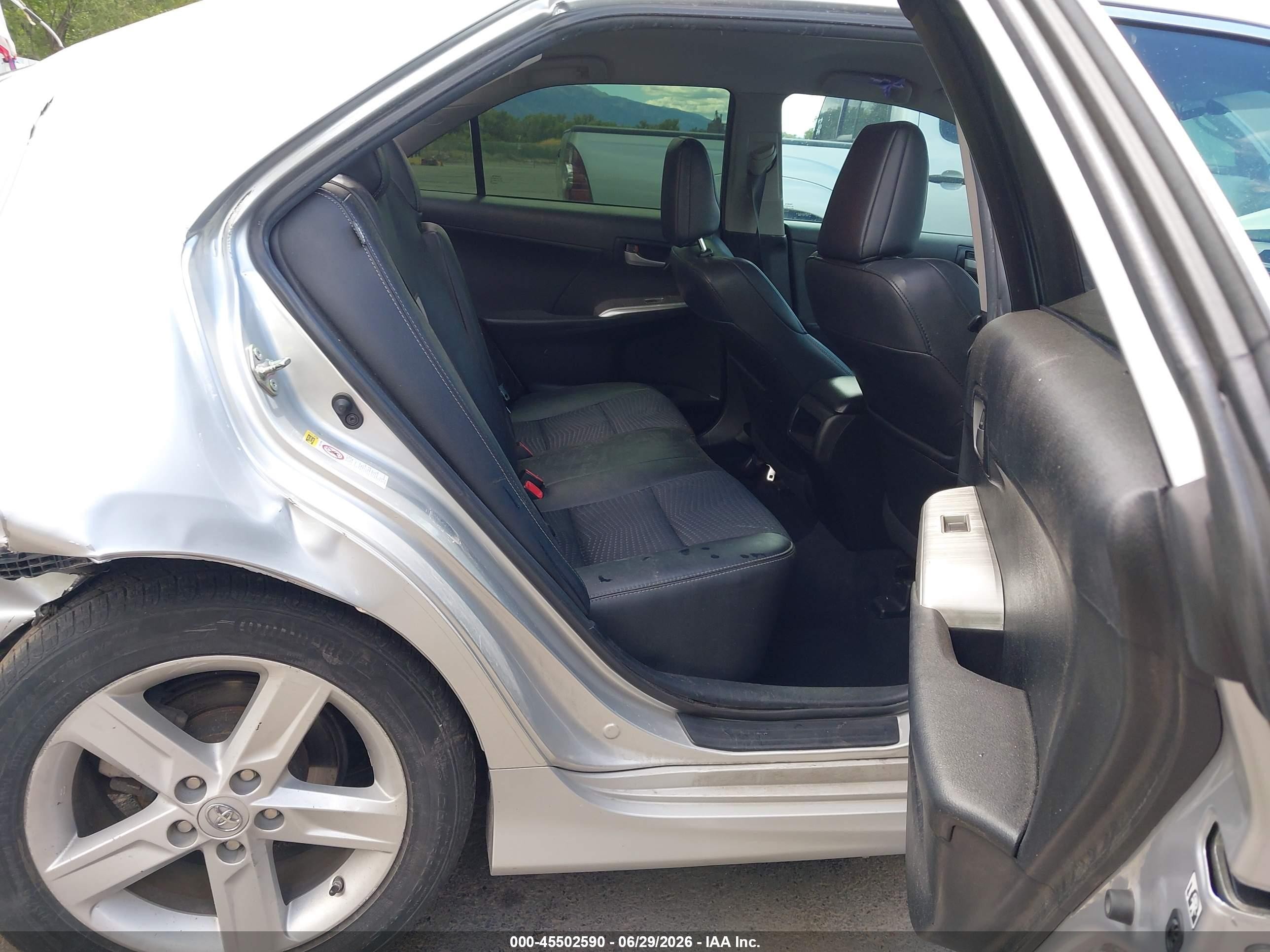 2014 Toyota Camry Se Silver vin: 4T1BF1FK0EU444741