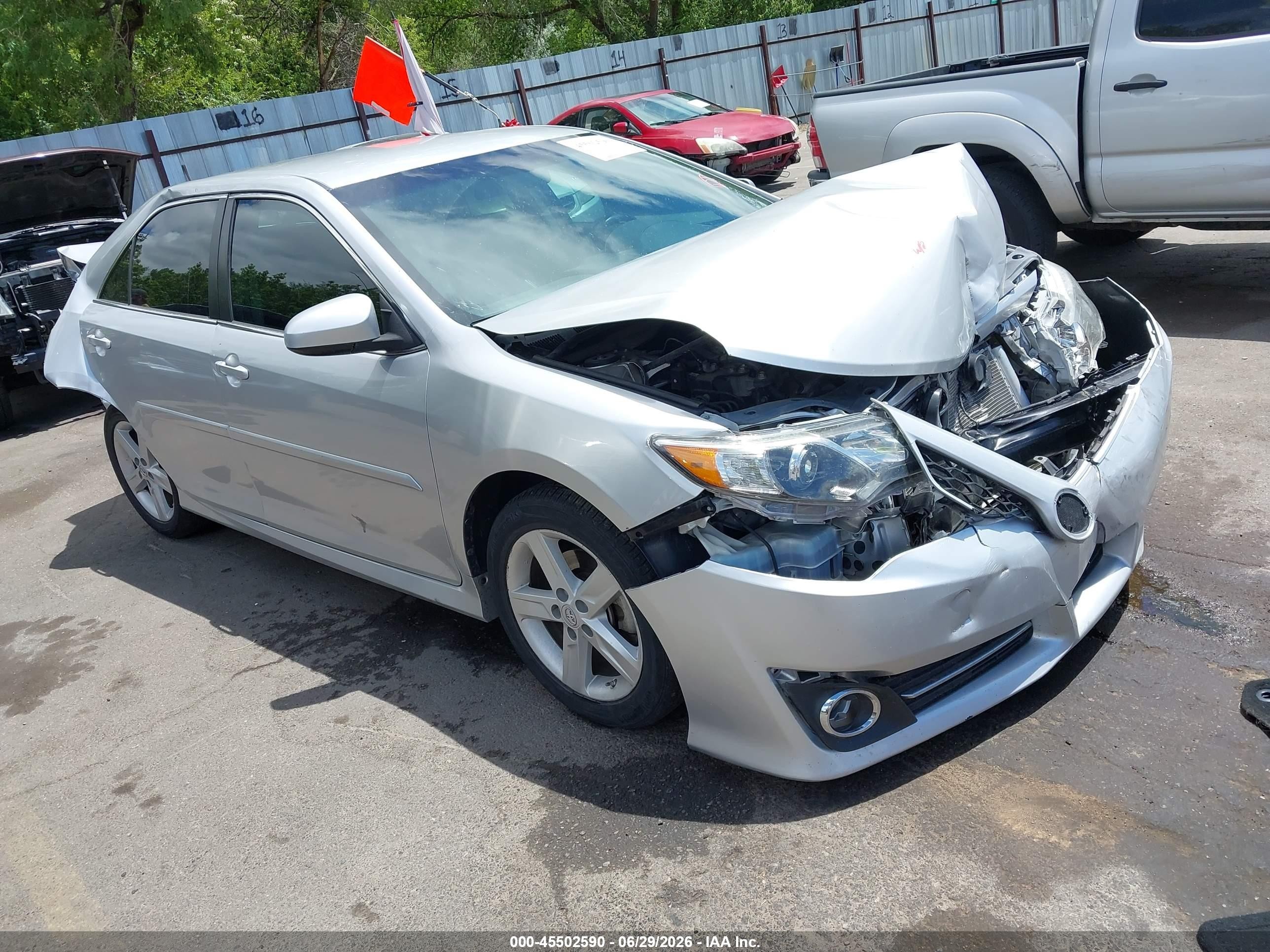 2014 Toyota Camry Se Silver vin: 4T1BF1FK0EU444741