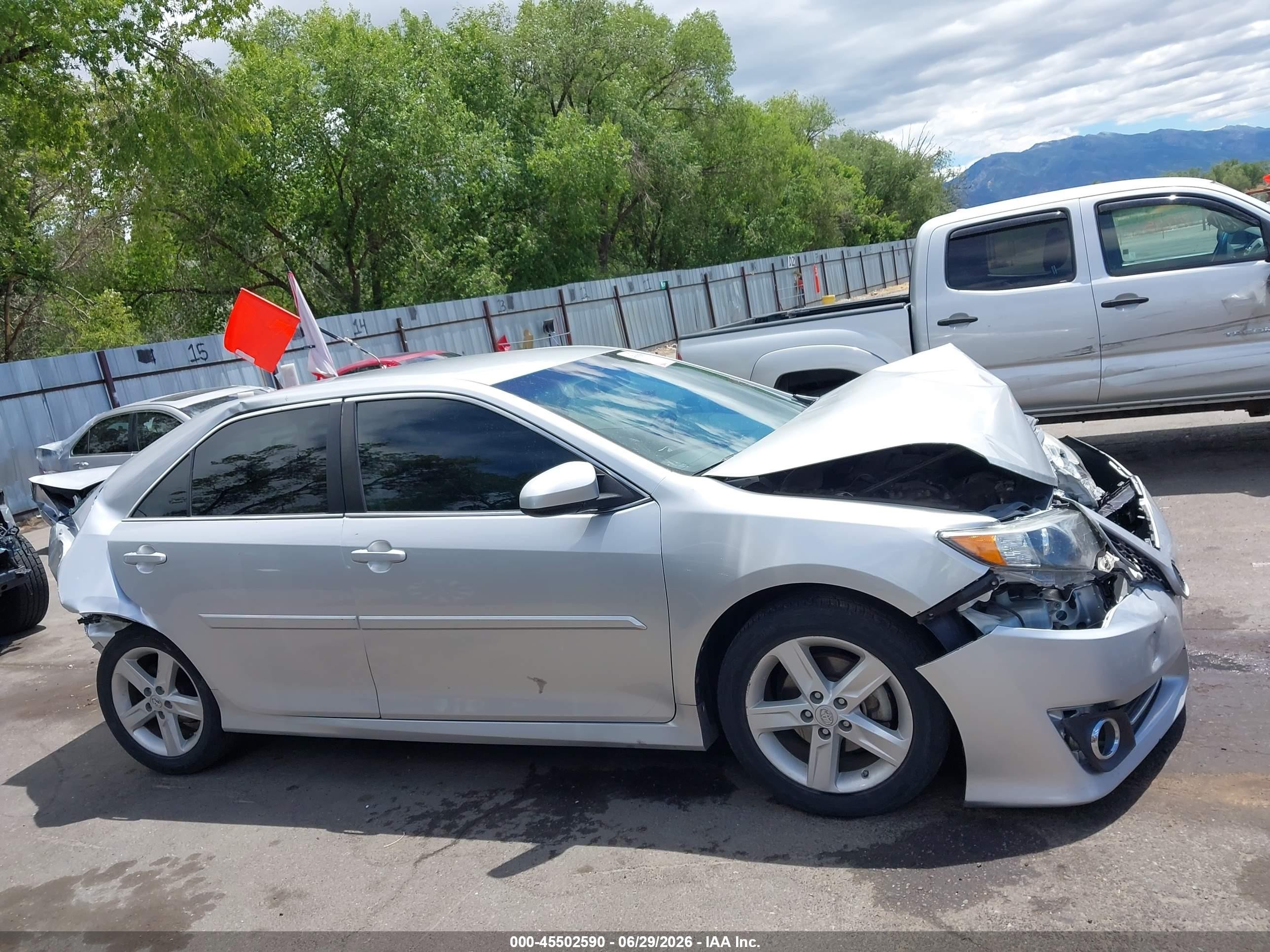 2014 Toyota Camry Se Silver vin: 4T1BF1FK0EU444741