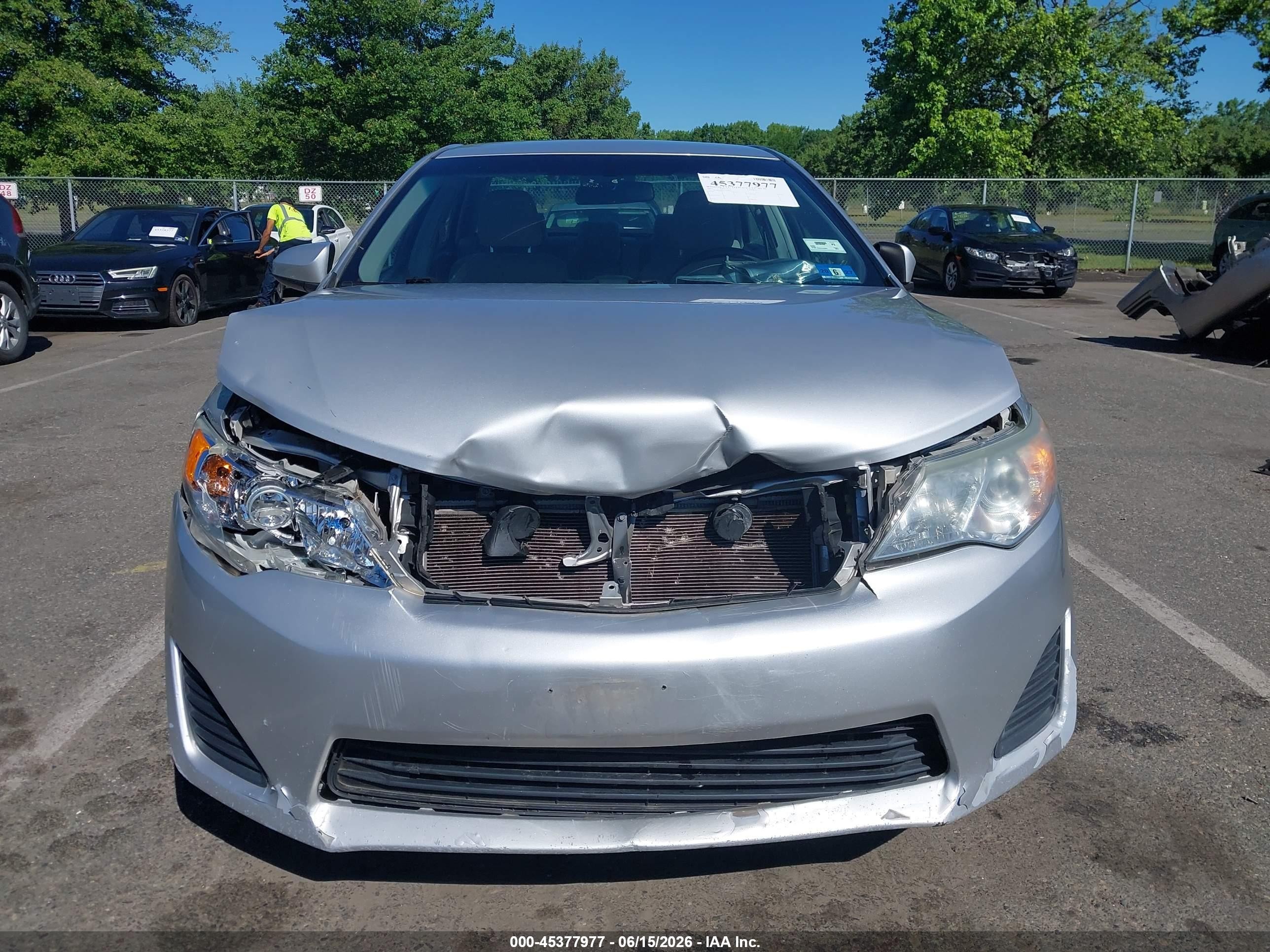 2014 Toyota Camry Le Silver vin: 4T1BF1FK0EU448823