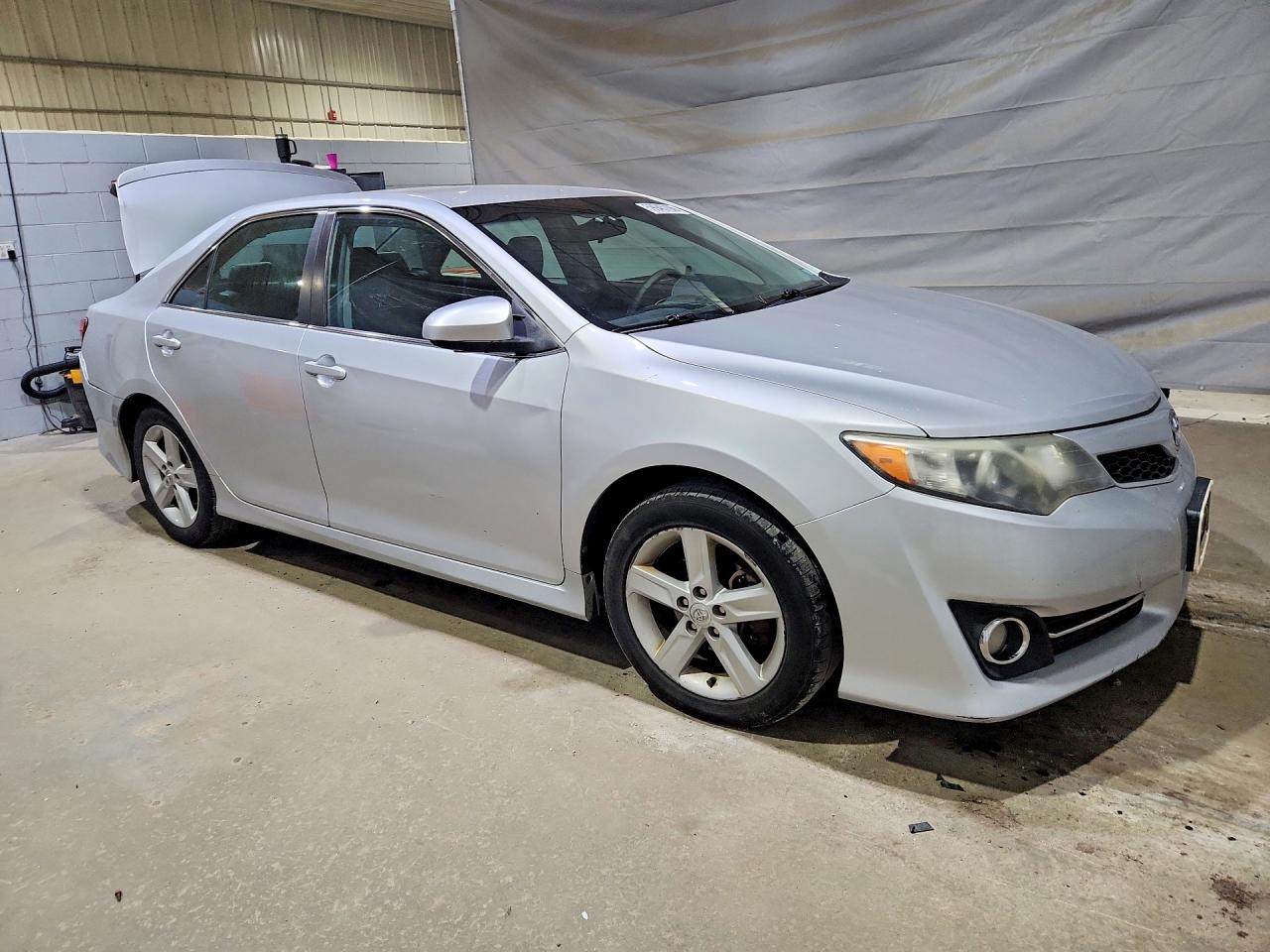 2014 Toyota Camry Se Silver vin: 4T1BF1FK0EU449518