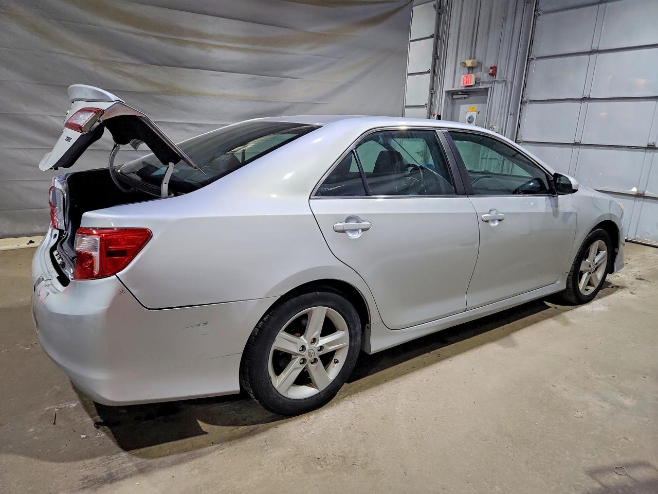 2014 Toyota Camry Se Silver vin: 4T1BF1FK0EU449518