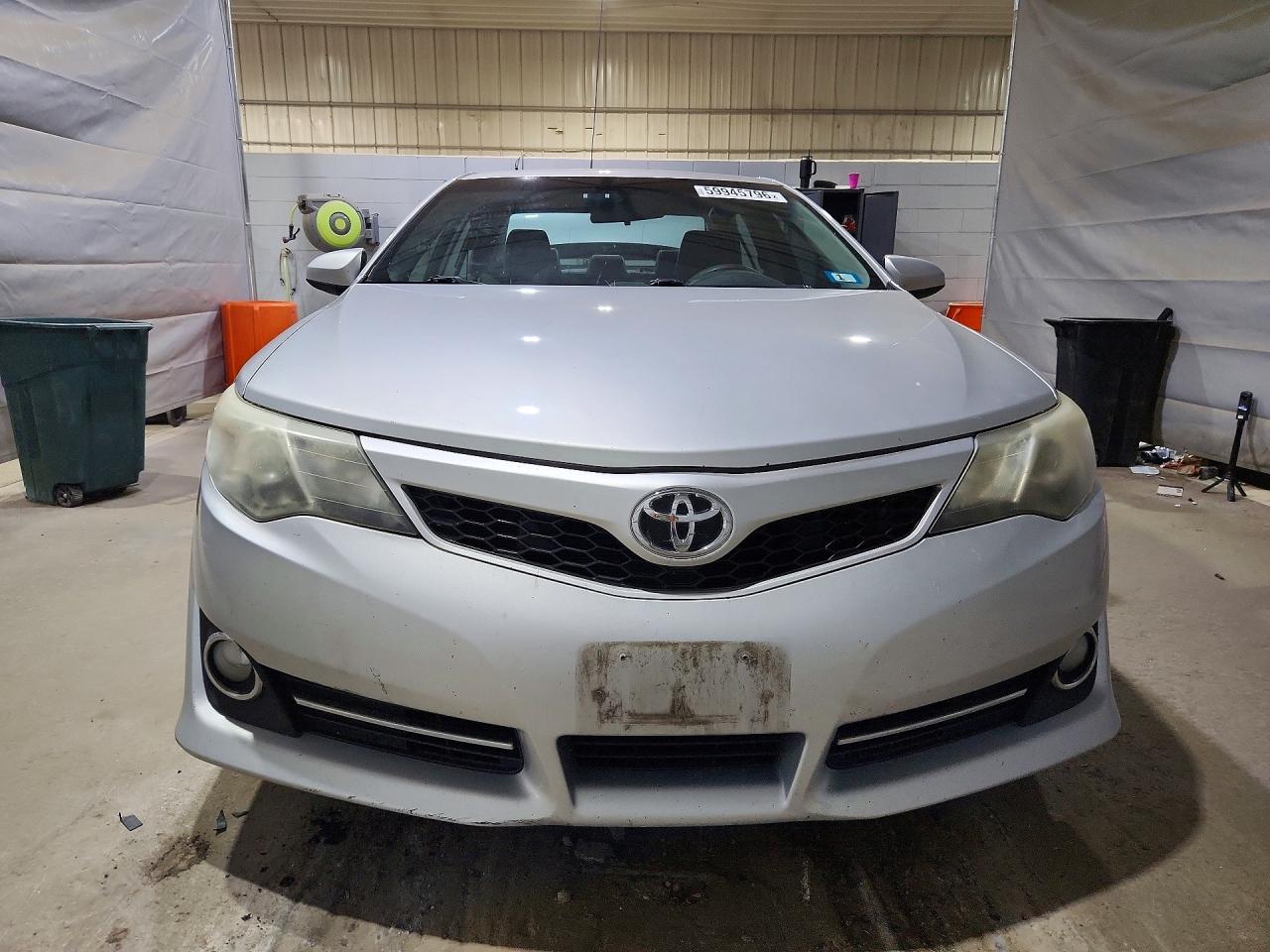 2014 Toyota Camry Se Silver vin: 4T1BF1FK0EU449518