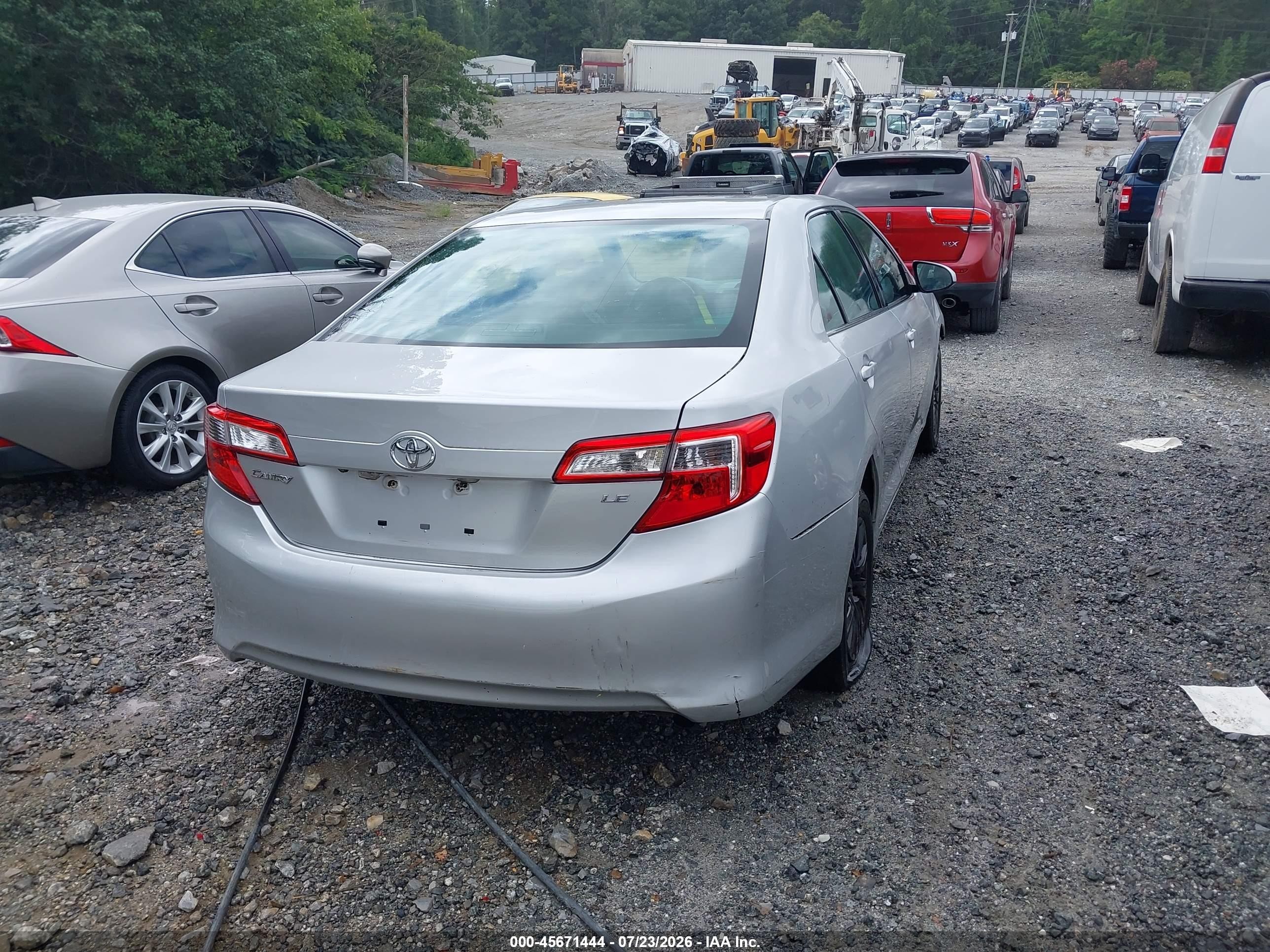 2014 Toyota Camry Le Silver vin: 4T1BF1FK0EU452032