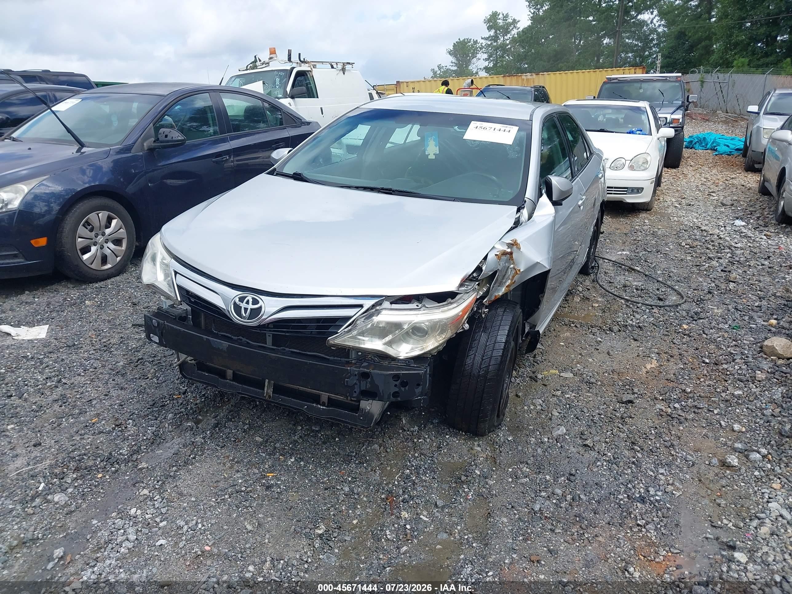 2014 Toyota Camry Le Silver vin: 4T1BF1FK0EU452032