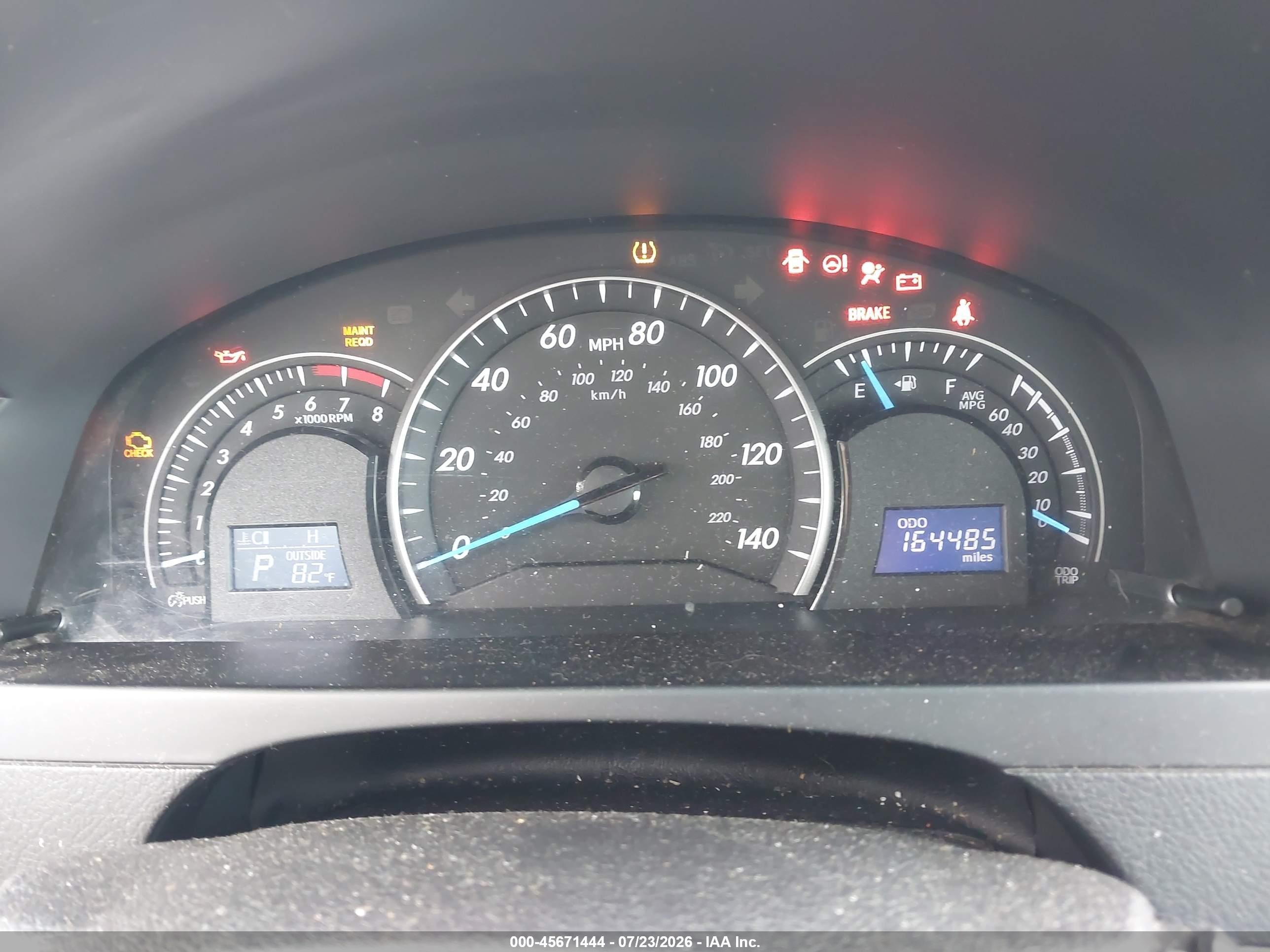 2014 Toyota Camry Le Silver vin: 4T1BF1FK0EU452032