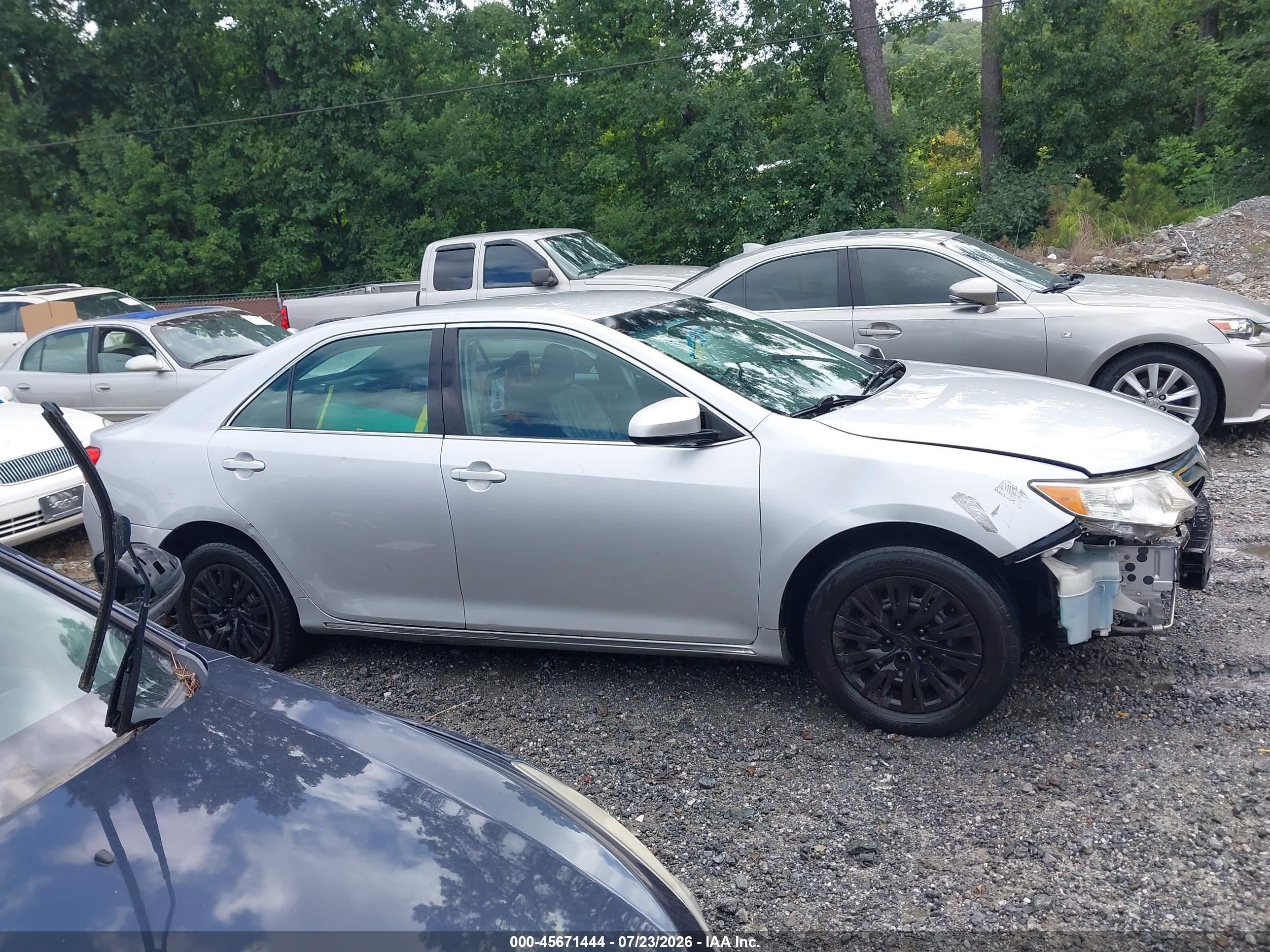 2014 Toyota Camry Le Silver vin: 4T1BF1FK0EU452032