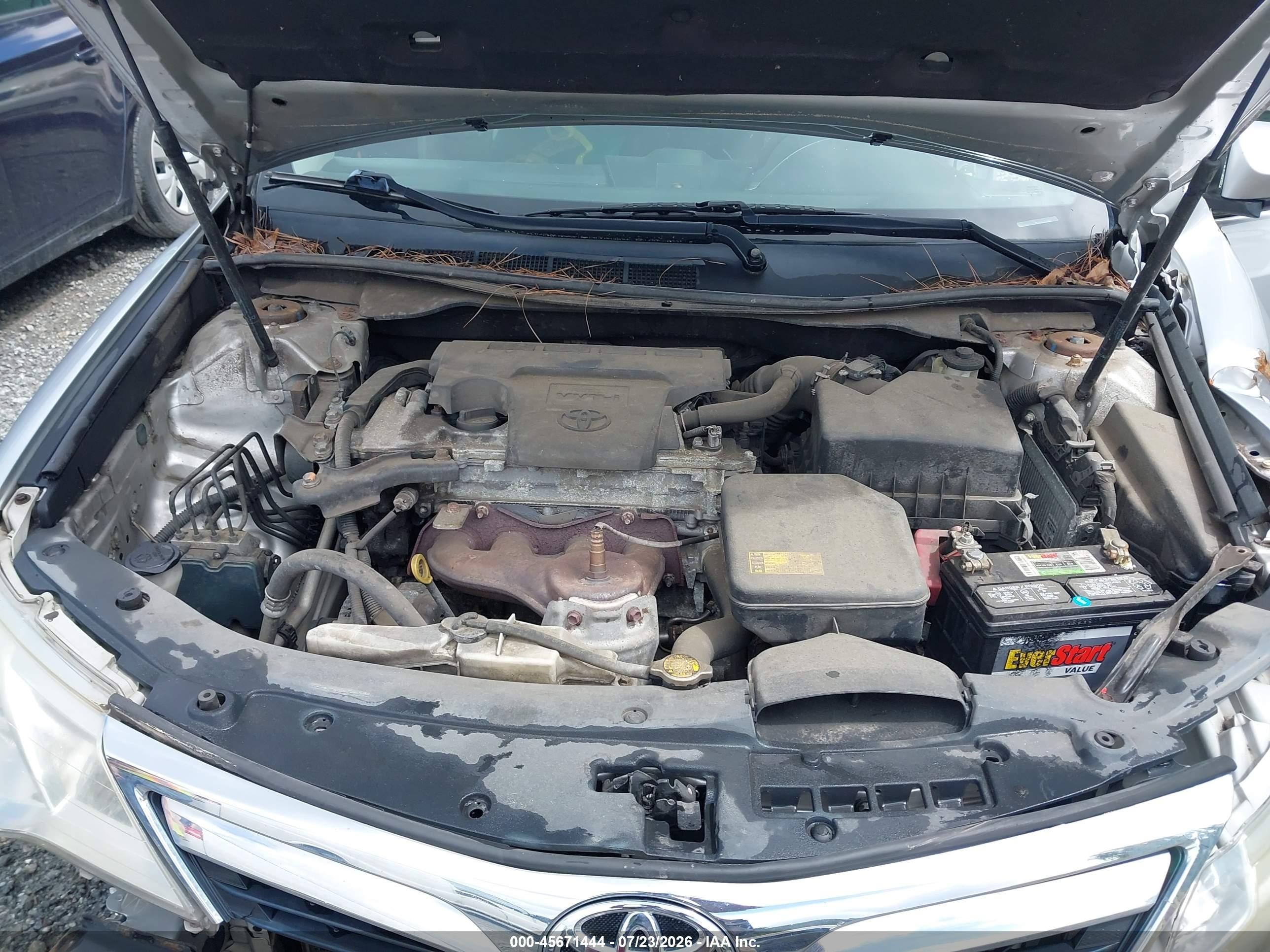 2014 Toyota Camry Le Silver vin: 4T1BF1FK0EU452032