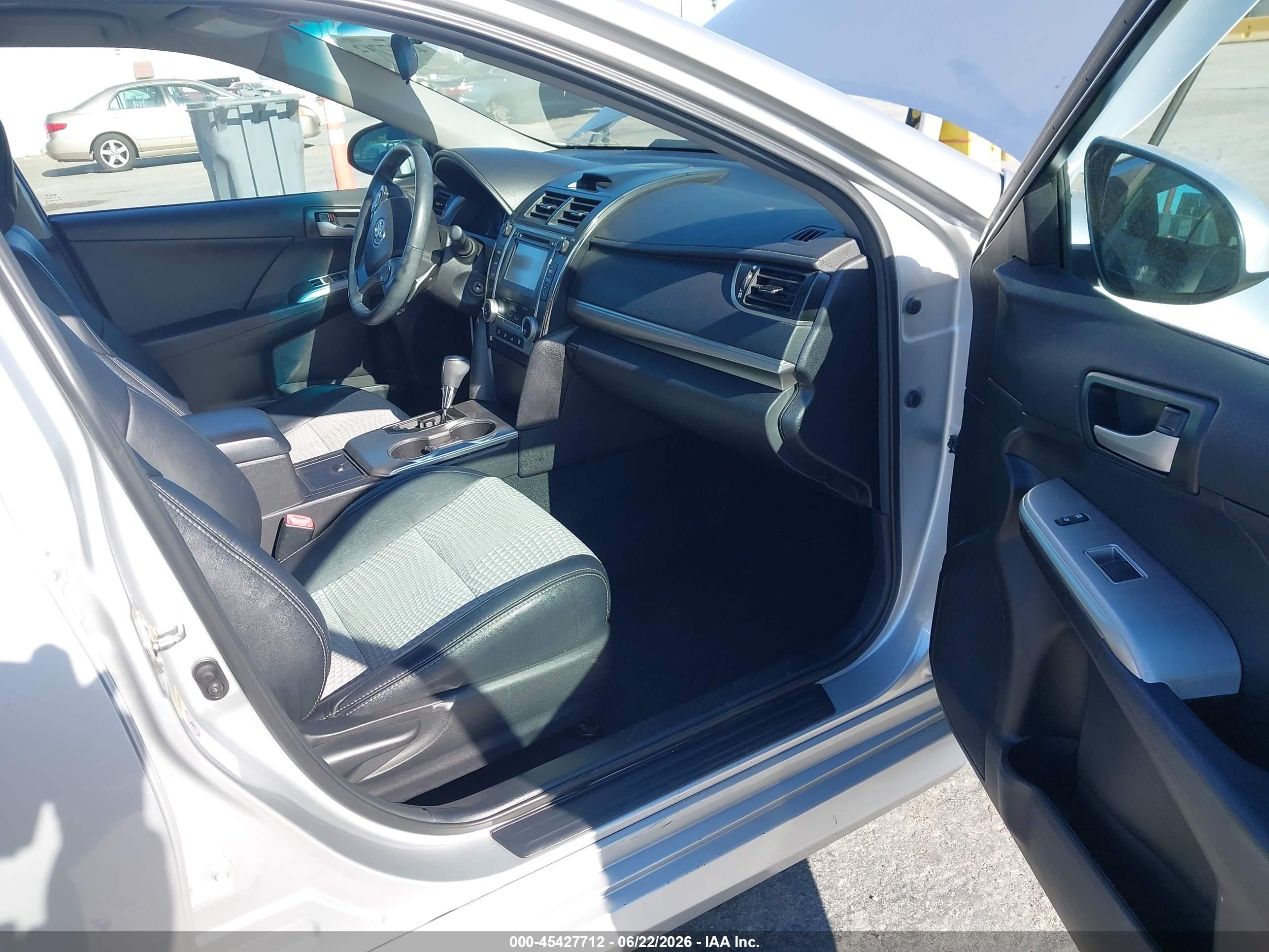 2014 Toyota Camry Se Gray vin: 4T1BF1FK0EU453522