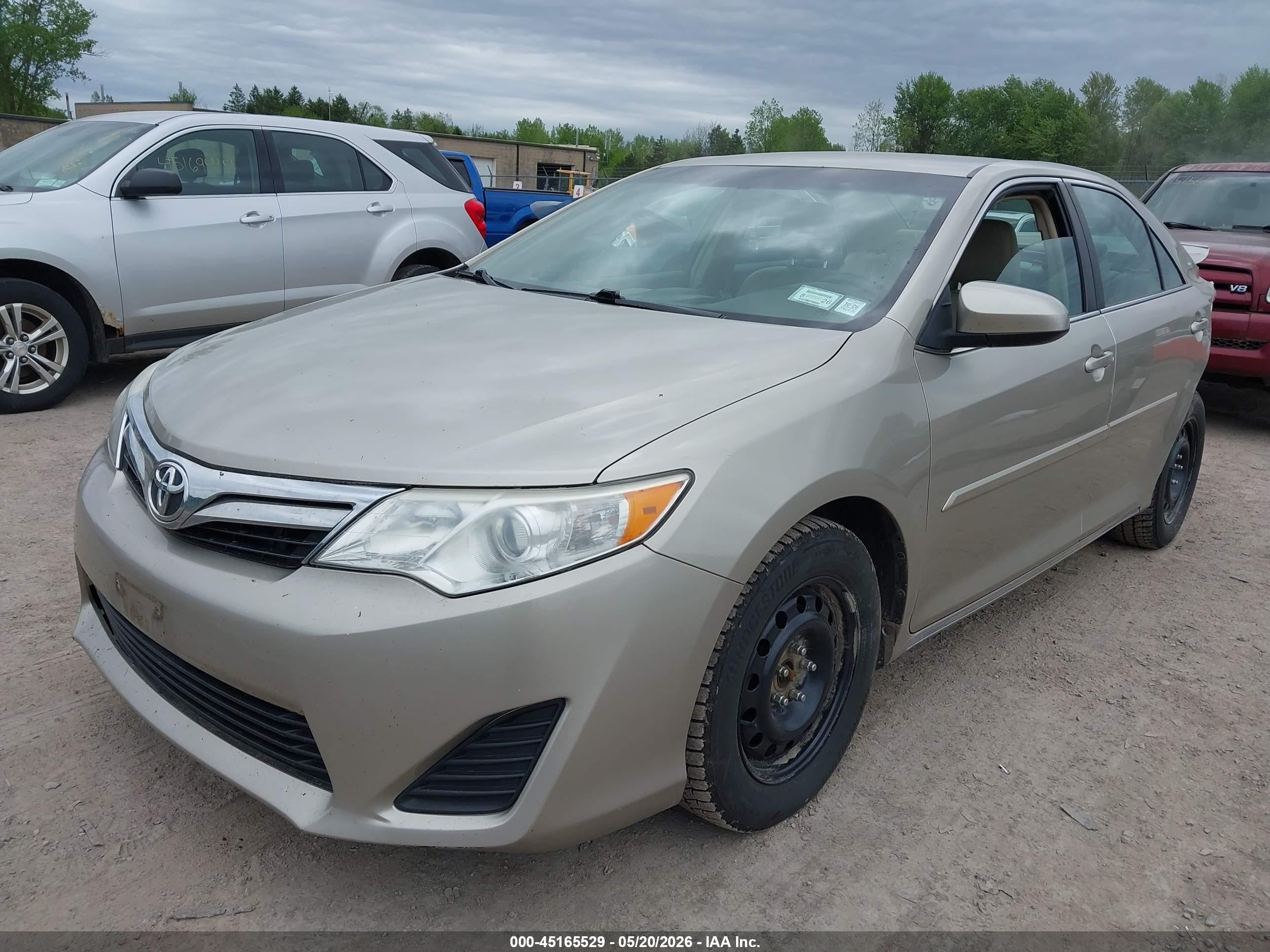2014 Toyota Camry Le Champagne vin: 4T1BF1FK0EU457196