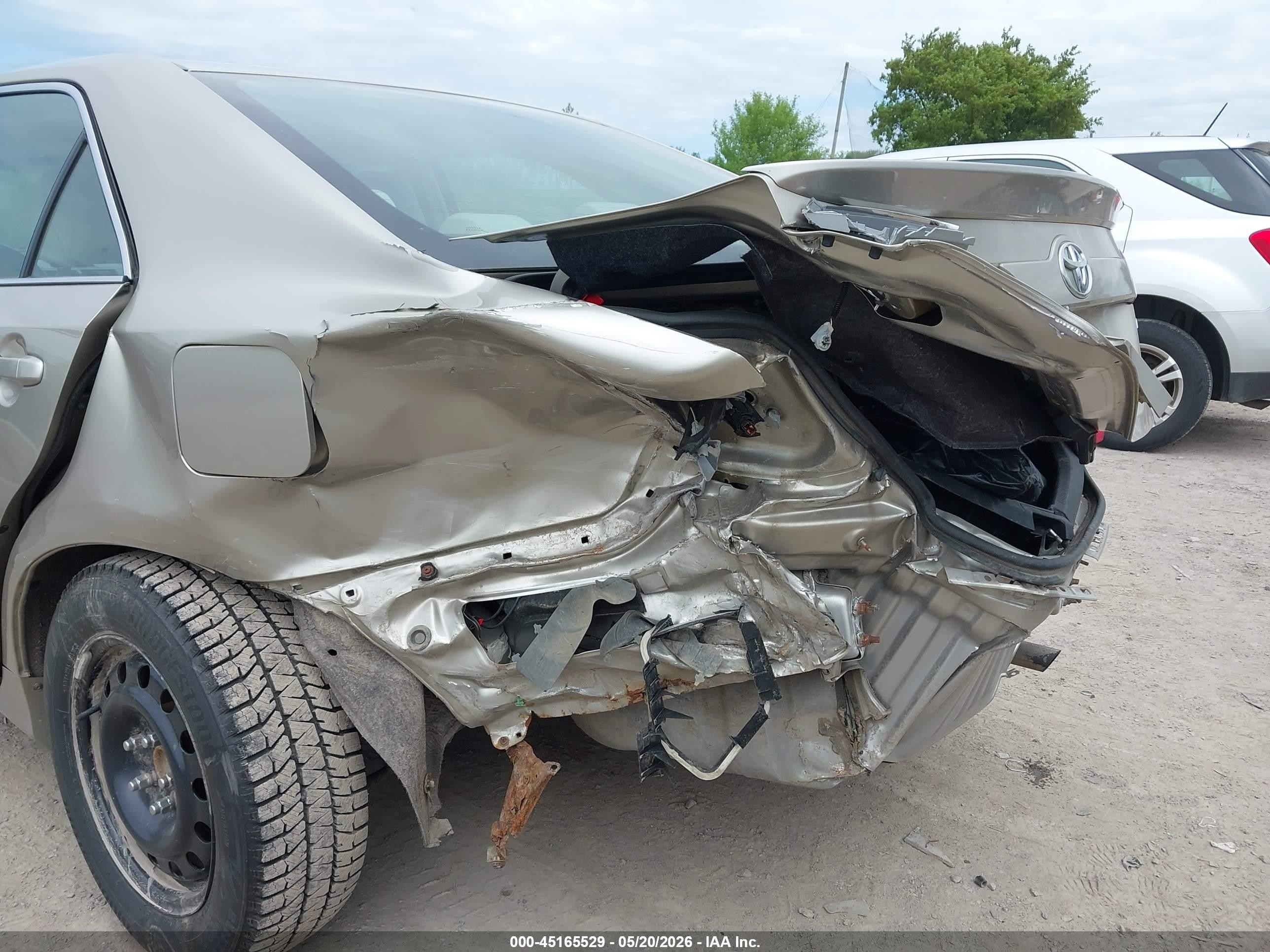 2014 Toyota Camry Le Champagne vin: 4T1BF1FK0EU457196