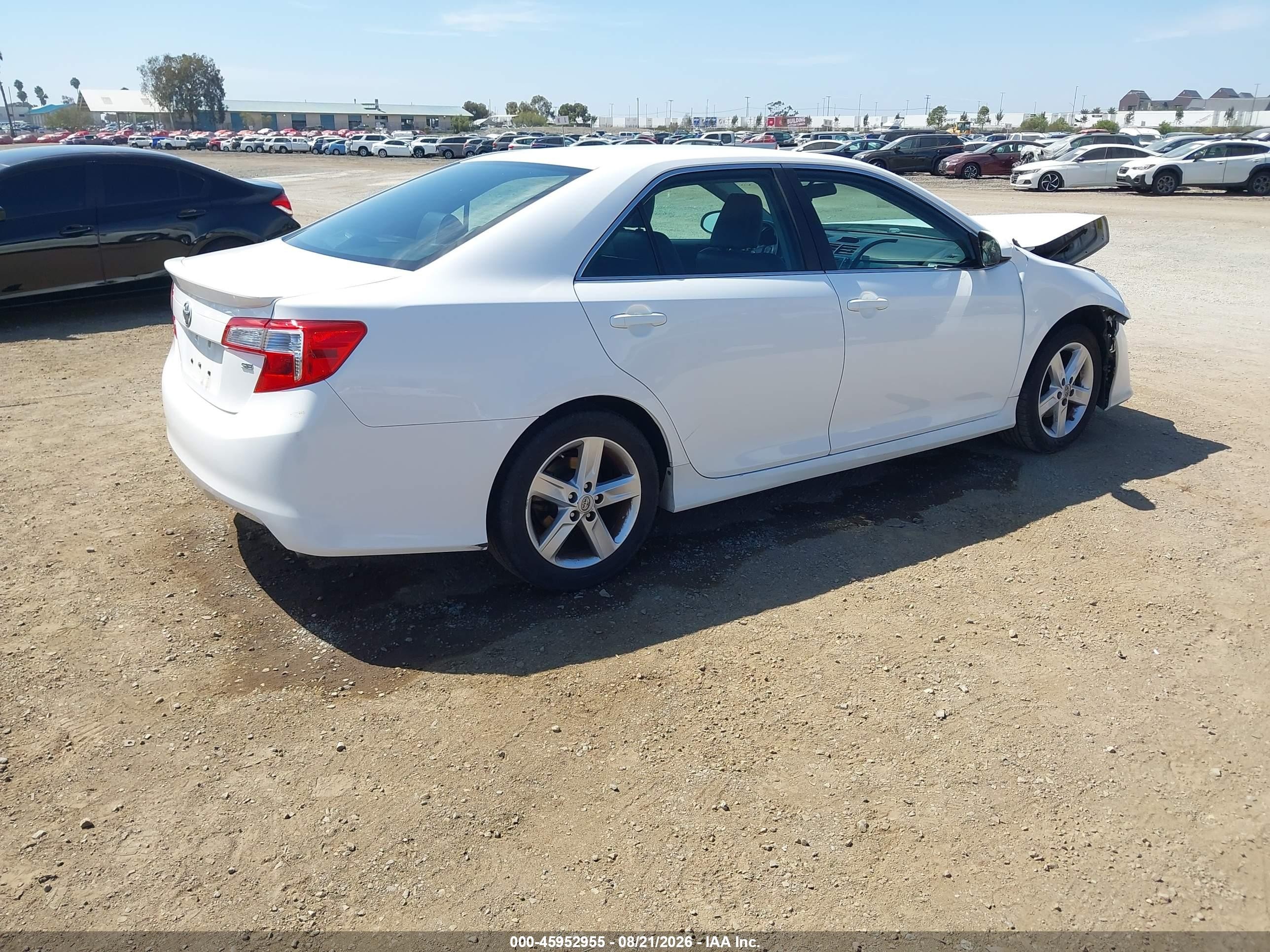 2014 Toyota Camry Se White vin: 4T1BF1FK0EU460566