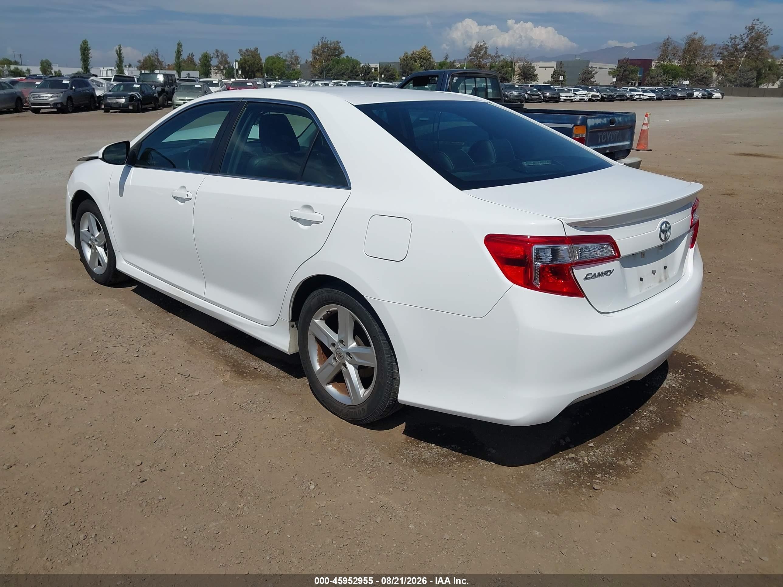2014 Toyota Camry Se White vin: 4T1BF1FK0EU460566