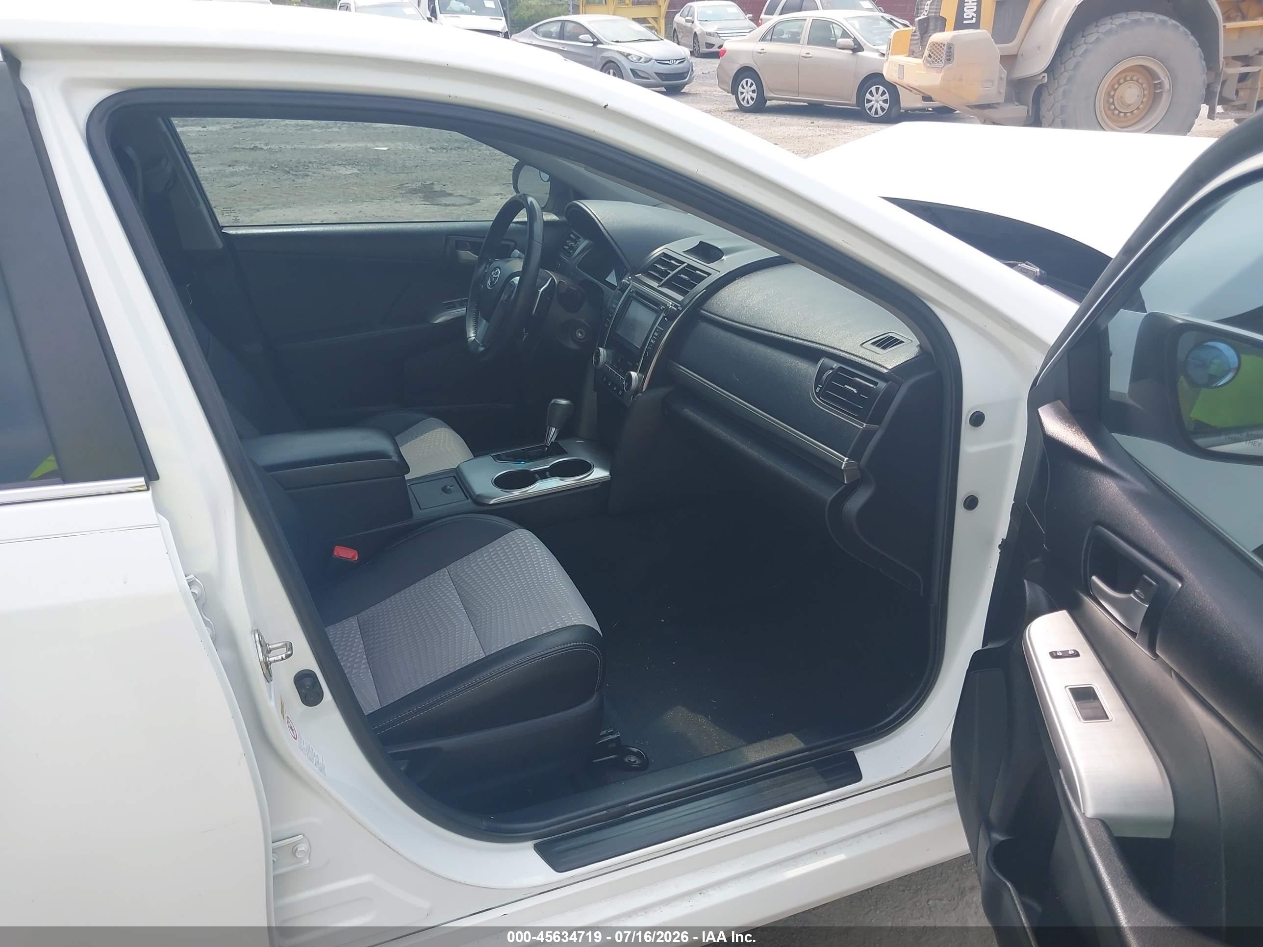 2014 Toyota Camry Se White vin: 4T1BF1FK0EU466626