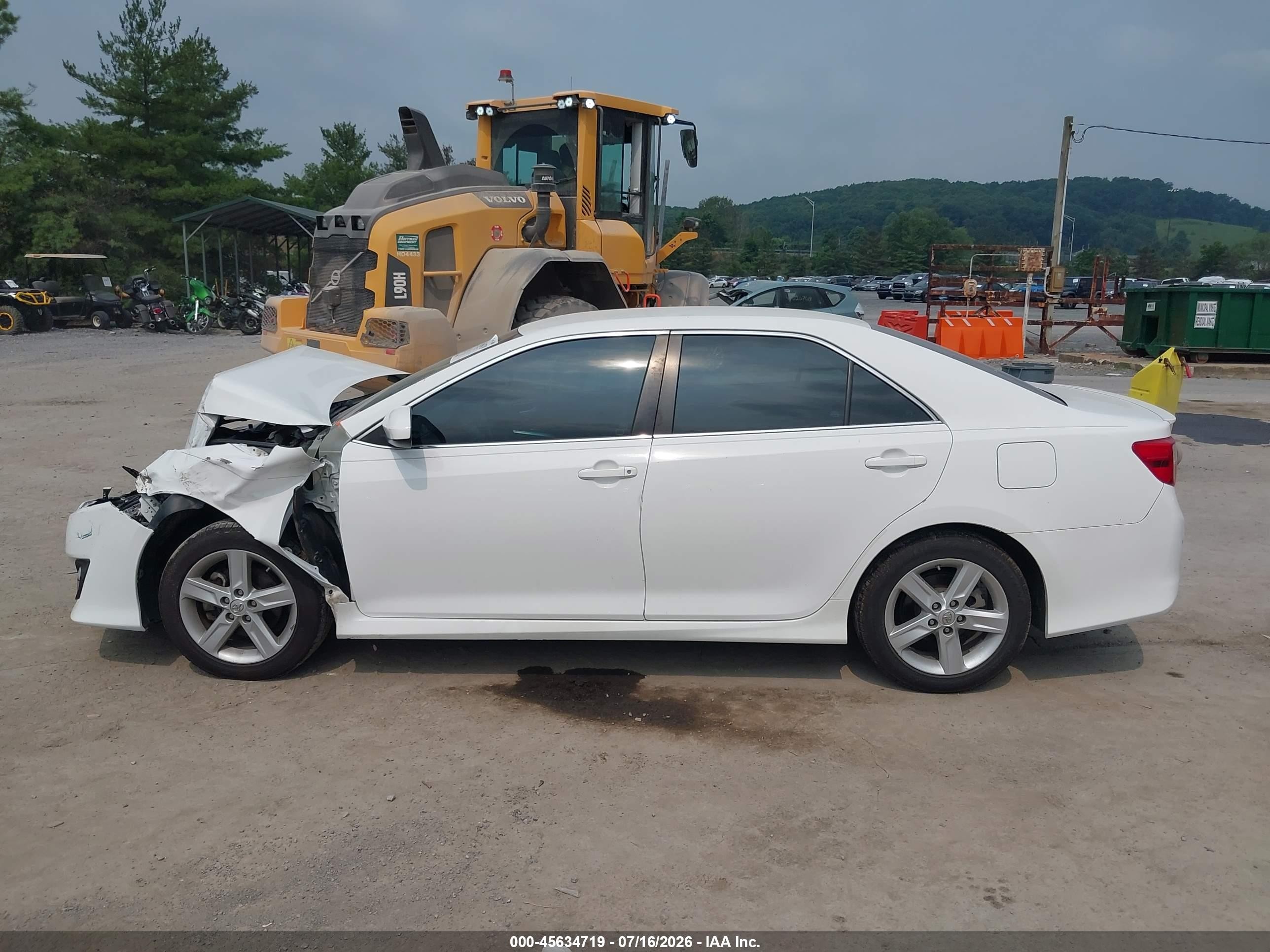 2014 Toyota Camry Se White vin: 4T1BF1FK0EU466626