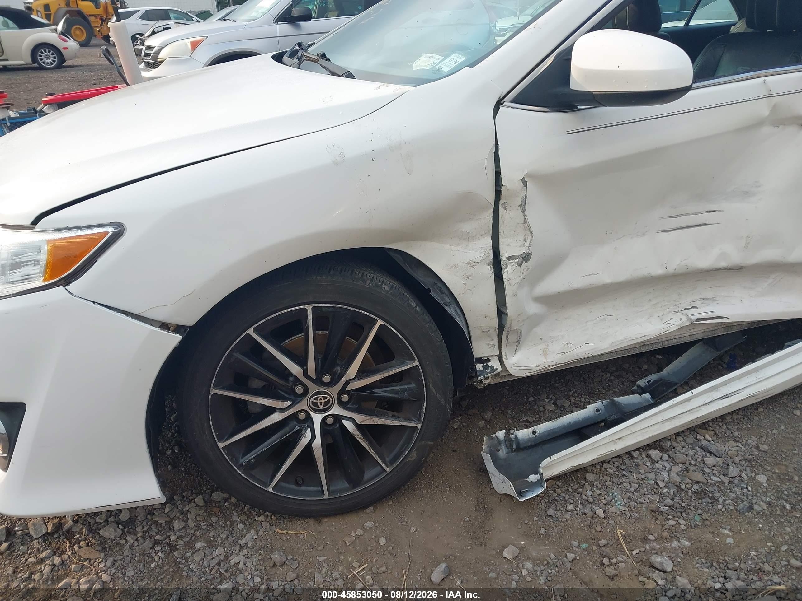 2014 Toyota Camry Se Sport White vin: 4T1BF1FK0EU739953