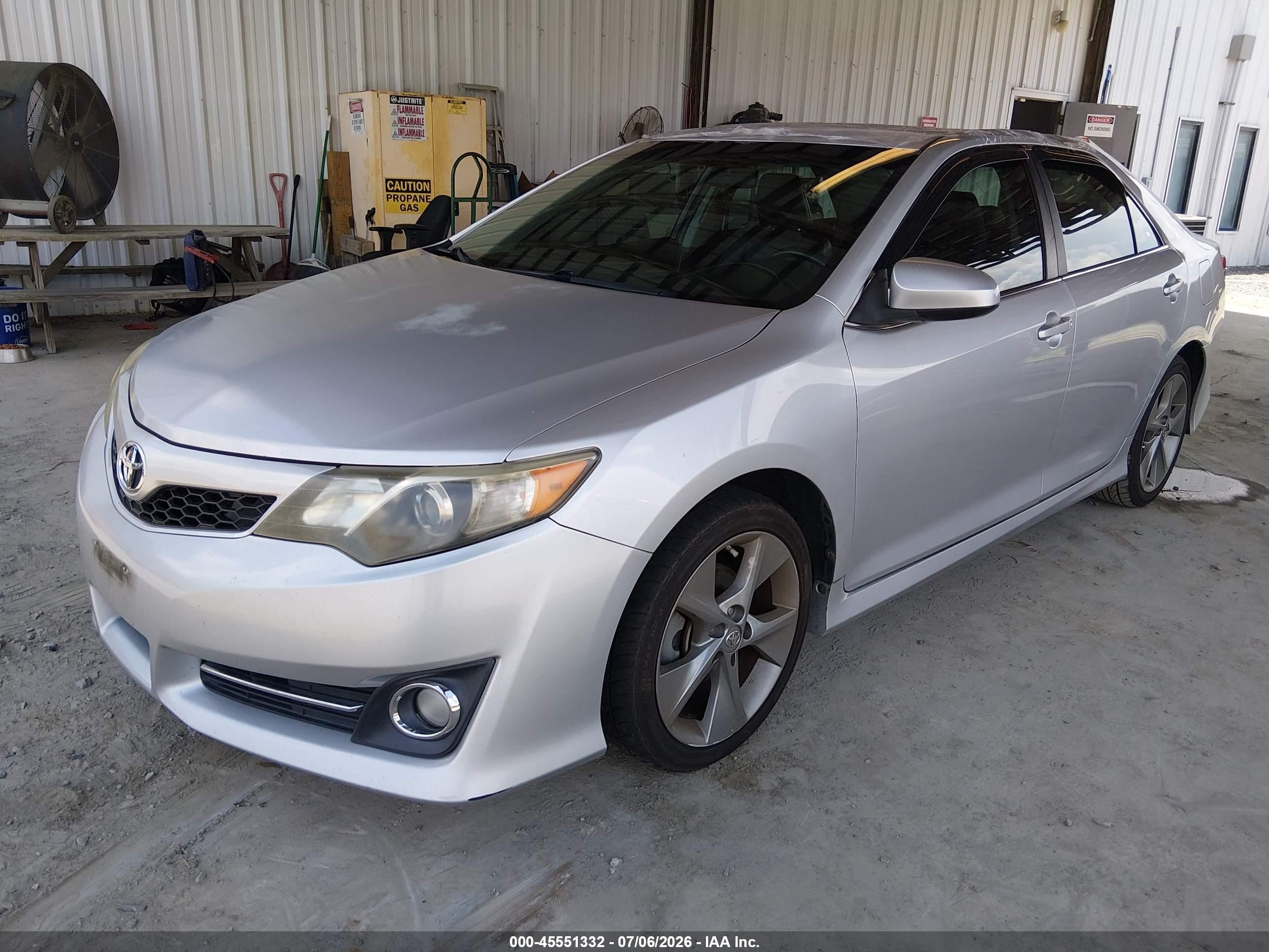 2014 Toyota Camry Se Sport Серебряный vin: 4T1BF1FK0EU743128