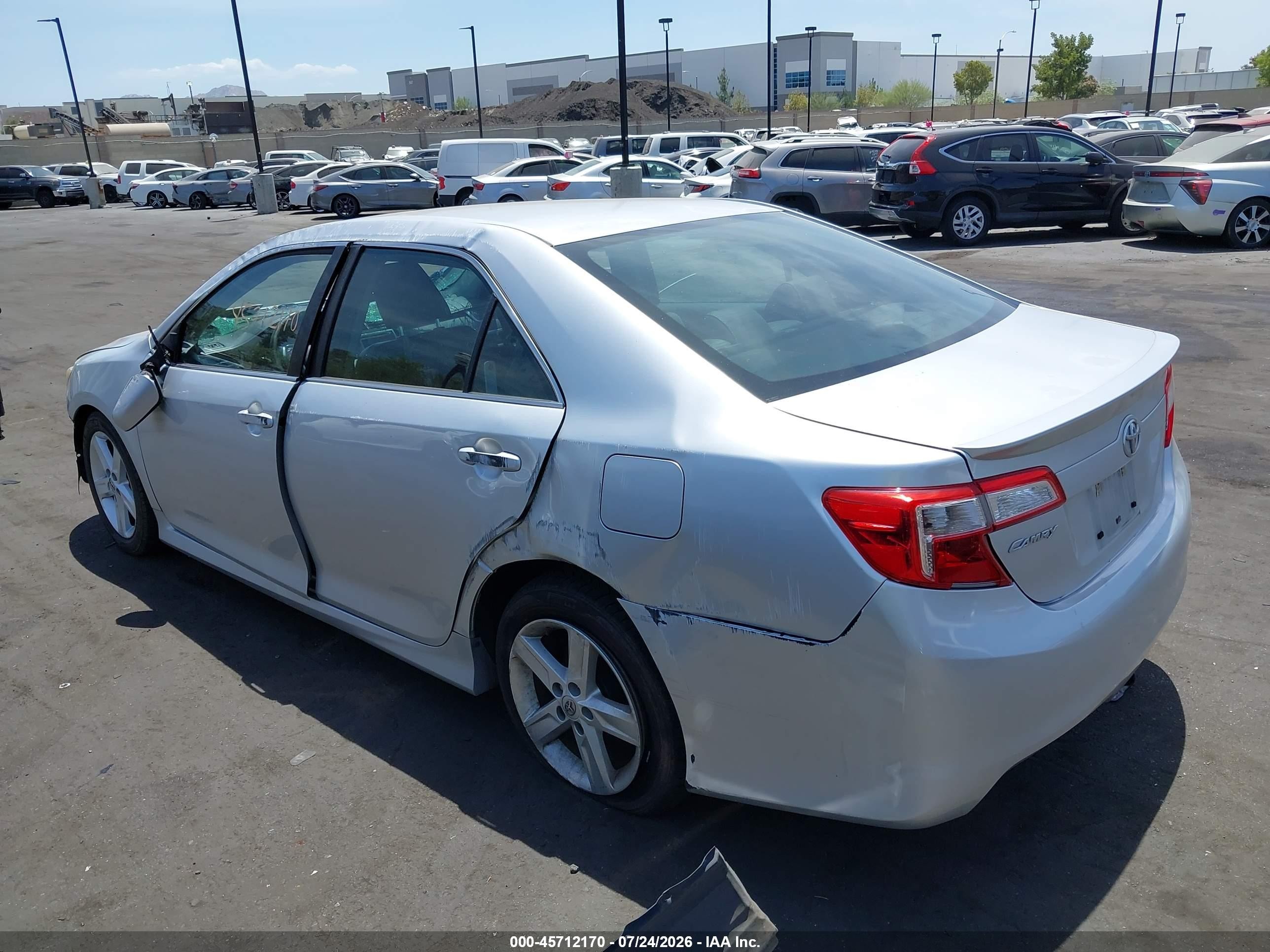 2014 Toyota Camry Se Серебряный vin: 4T1BF1FK0EU747681